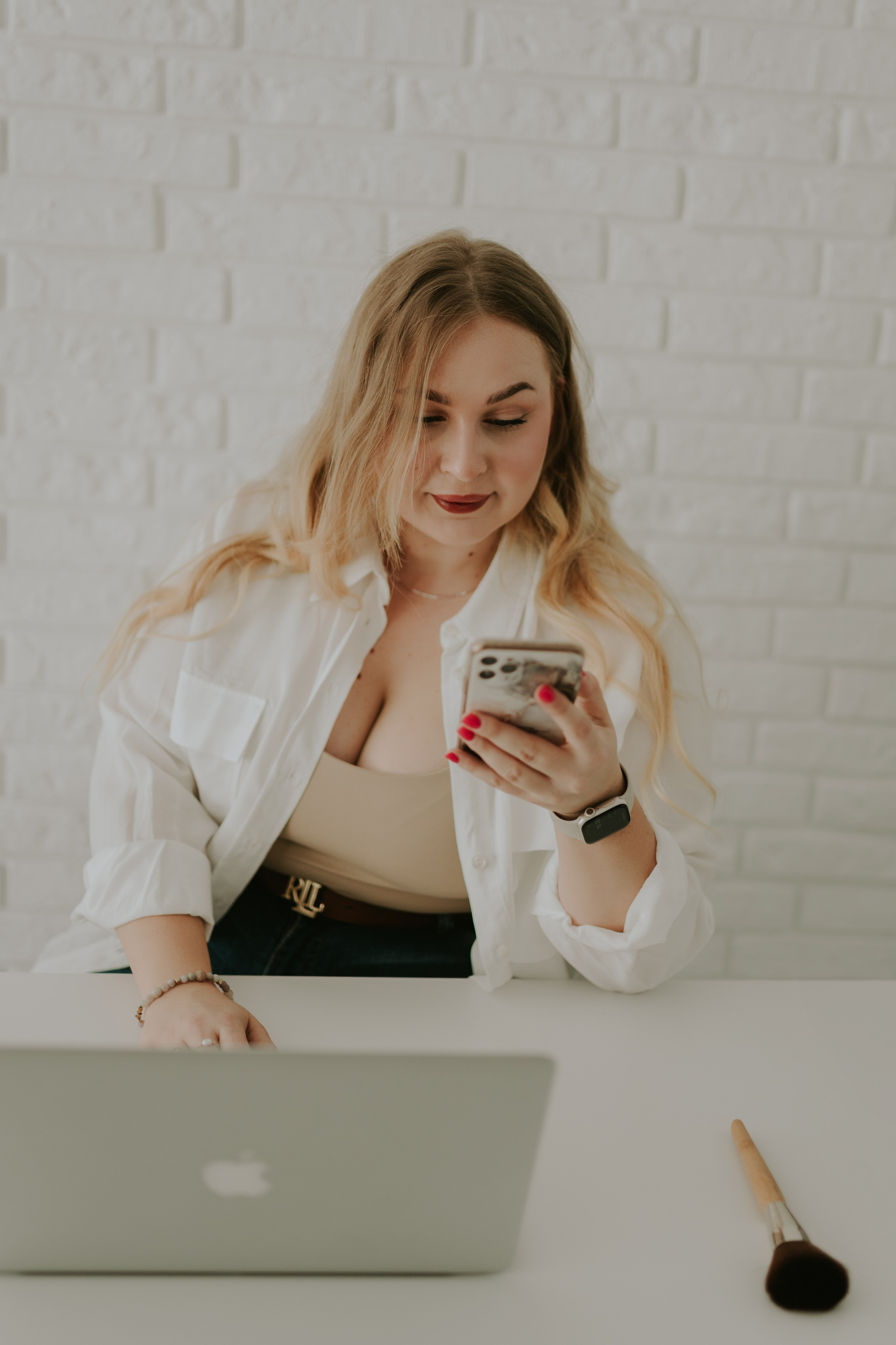 SESJA BIZNESOWA WIKTORII. Karkowskafoto - fotografia miłości