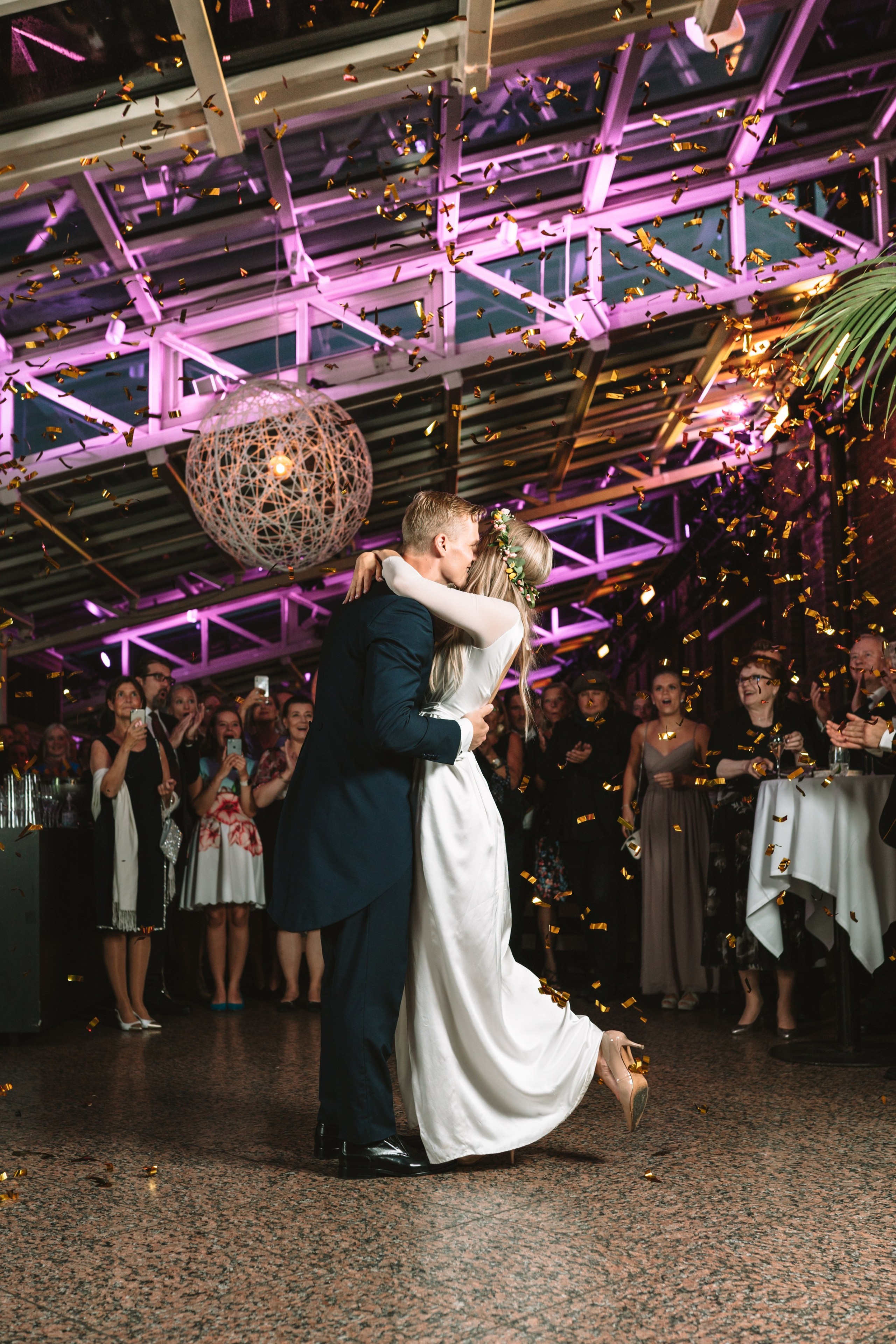 DiaFoto Barcelona Wedding Photoshoot | Barcelona Wedding Photographer. DiaFoto — Wow Photographer in Barcelona | Premium Barcelona Photoshoot Experience