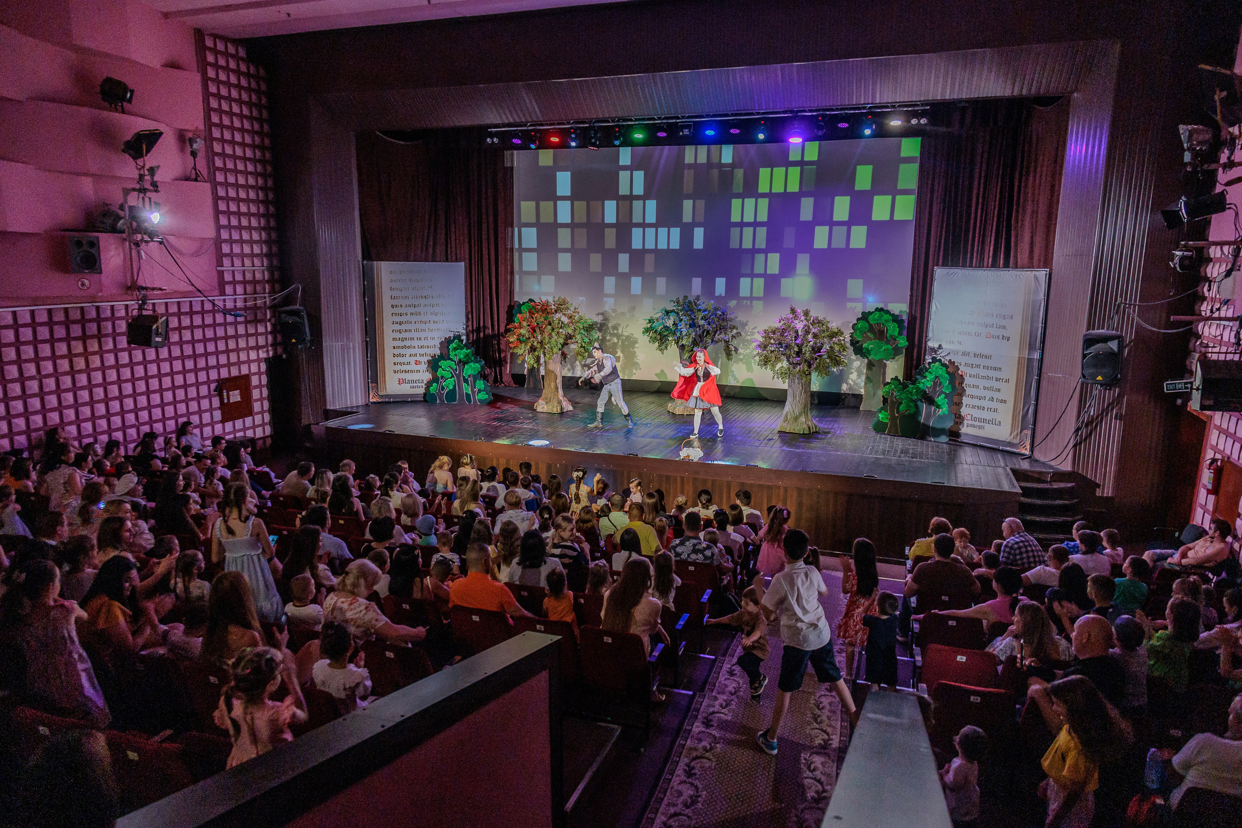 Povestea Scufita Rosie. Clounella. ✔️ Servicii foto si video in Chisinau Moldova - Cinematic.md