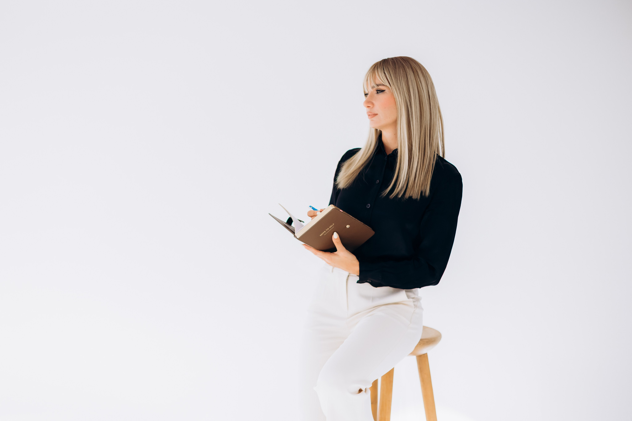 Anastasia (business portrait). Wedding and Family Photograph