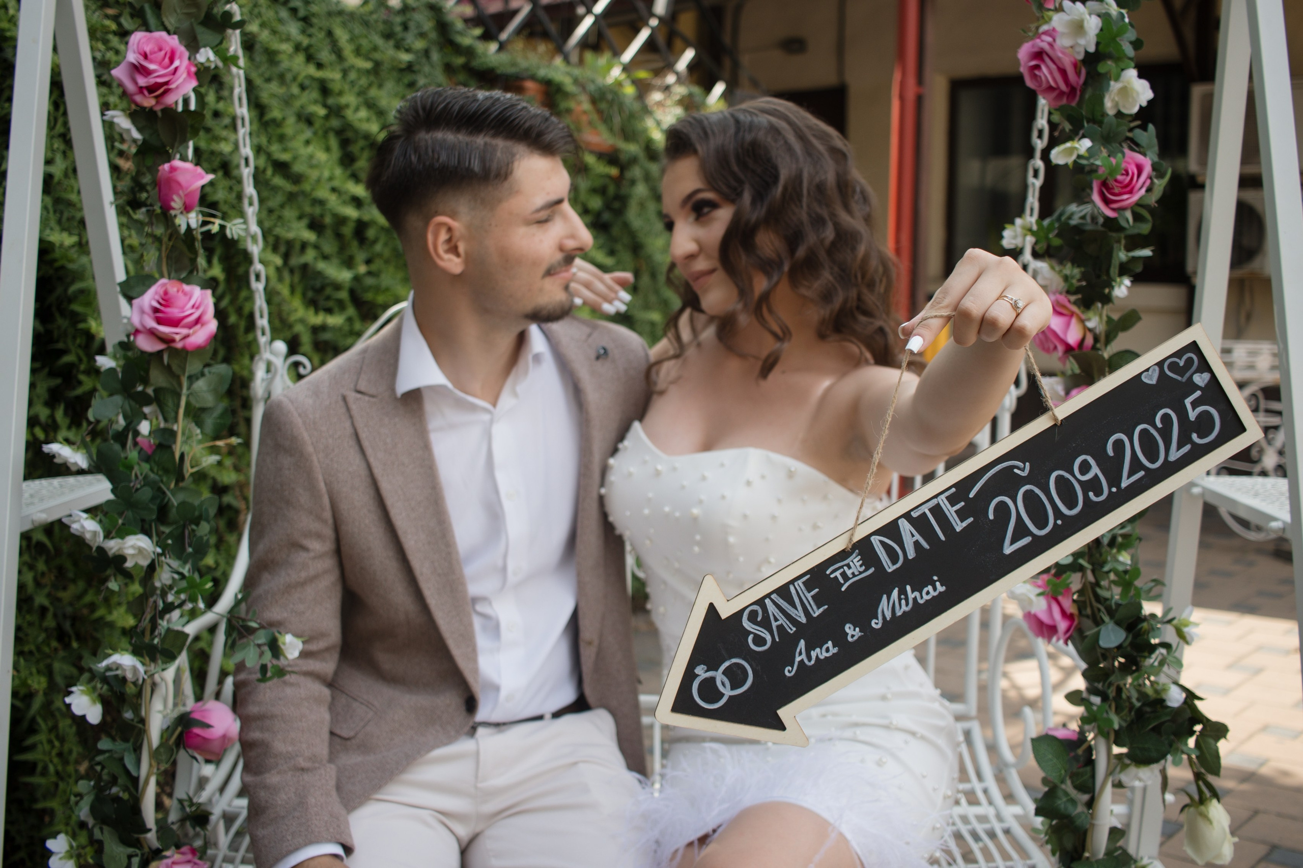 Ana & Mihai. Fotograf si videograf — evenimente si studio