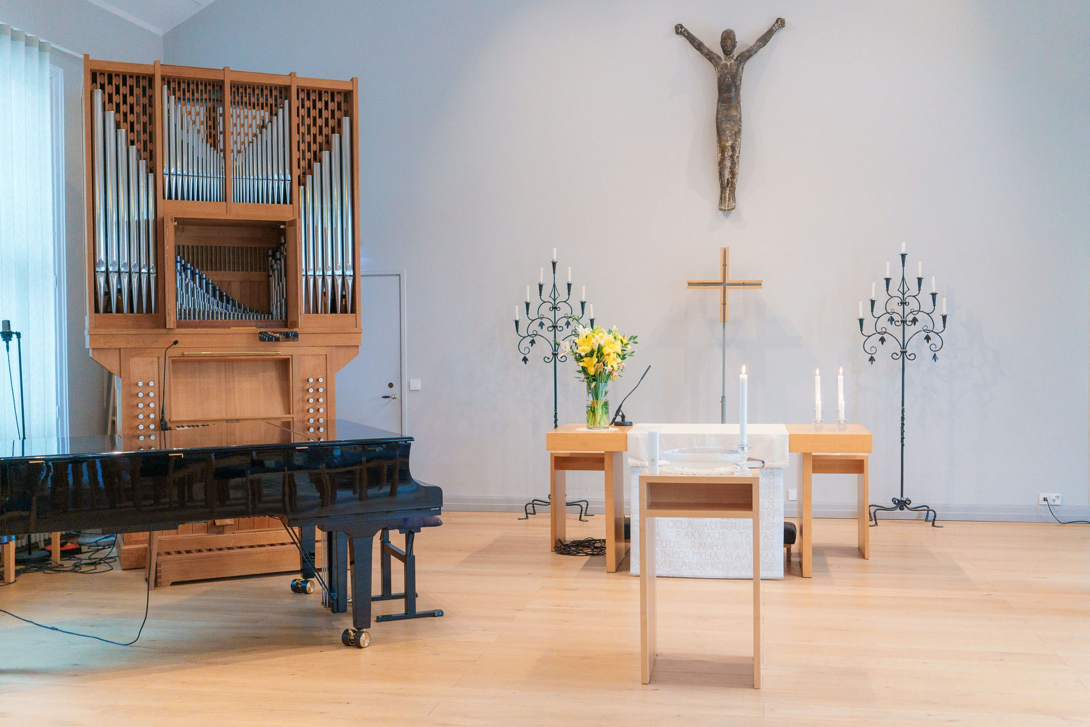 Ristiäisten kuvaus, Huopalahden kirkko