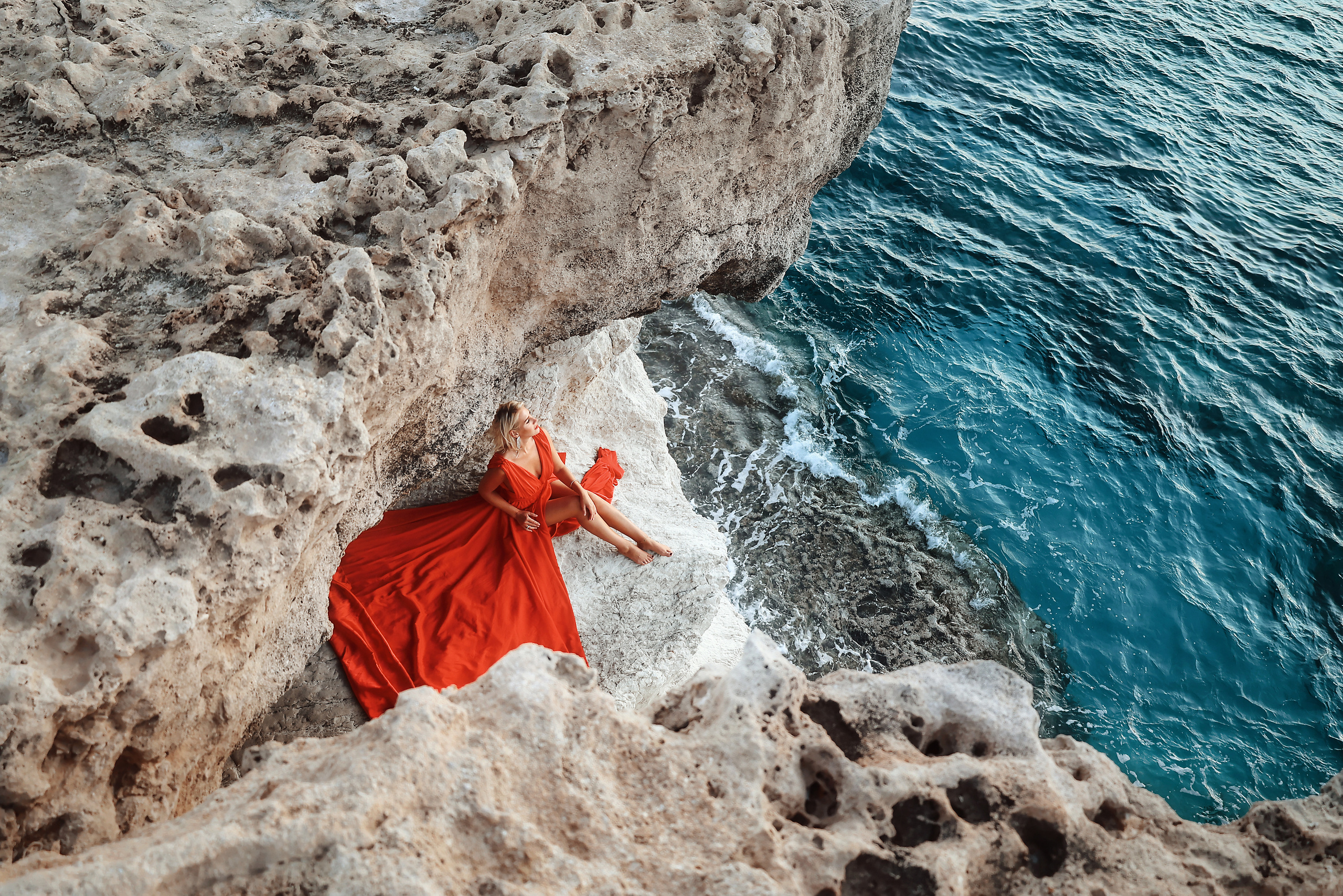 Индивидуальная фотосессия в летящем платье, Айя-Напа. Июнь, 2022. Kipriotka. Ваш фотограф на Кипре (Айя-Напа, Протарас)