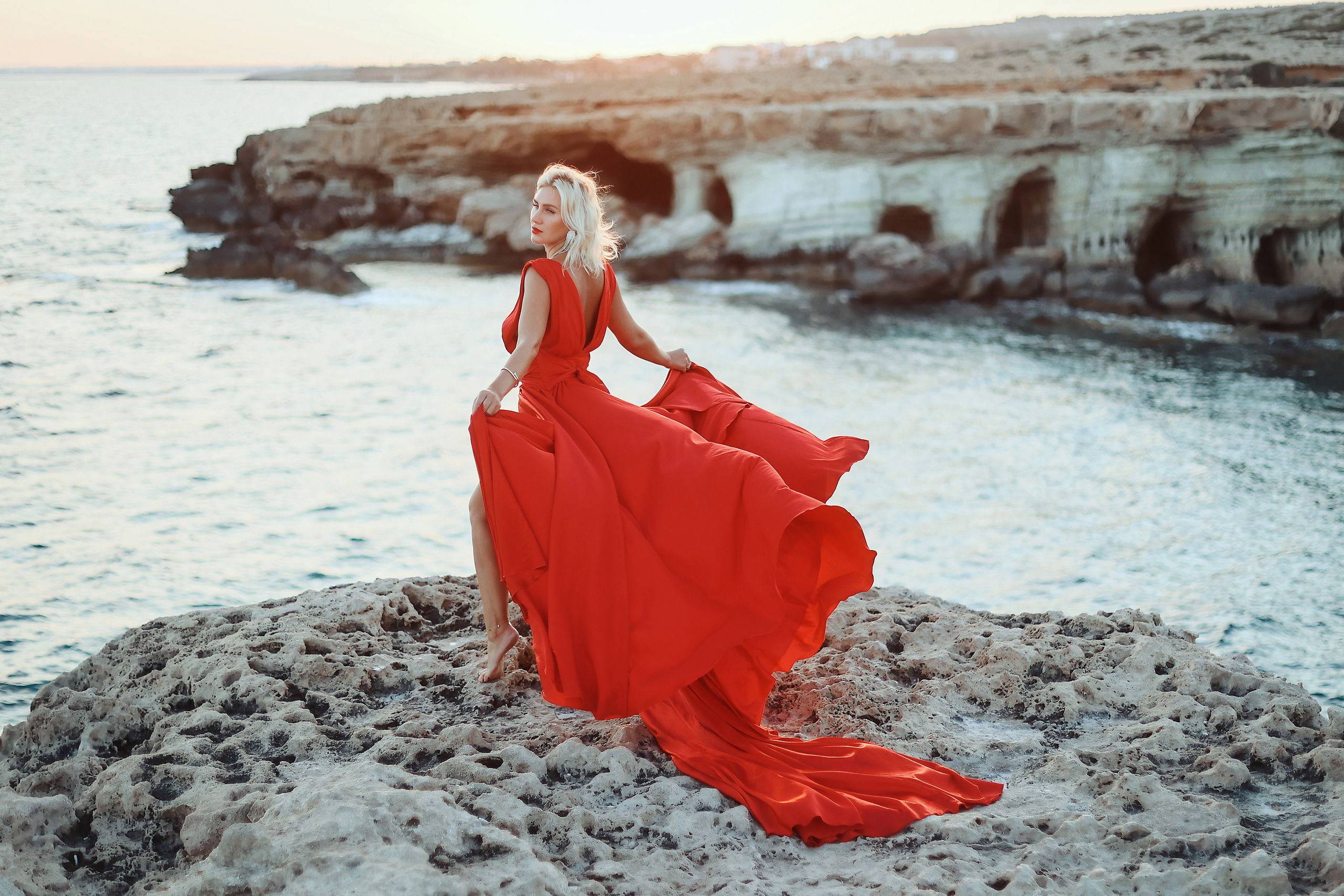 Индивидуальная фотосессия в летящем платье, Айя-Напа. Июнь, 2022. Kipriotka. Ваш фотограф на Кипре (Айя-Напа, Протарас)