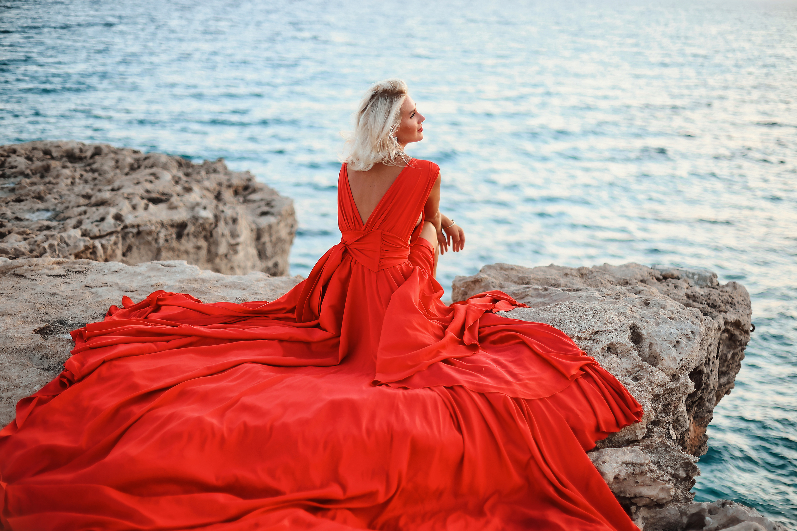 Индивидуальная фотосессия в летящем платье, Айя-Напа. Июнь, 2022. Kipriotka. Ваш фотограф на Кипре (Айя-Напа, Протарас)