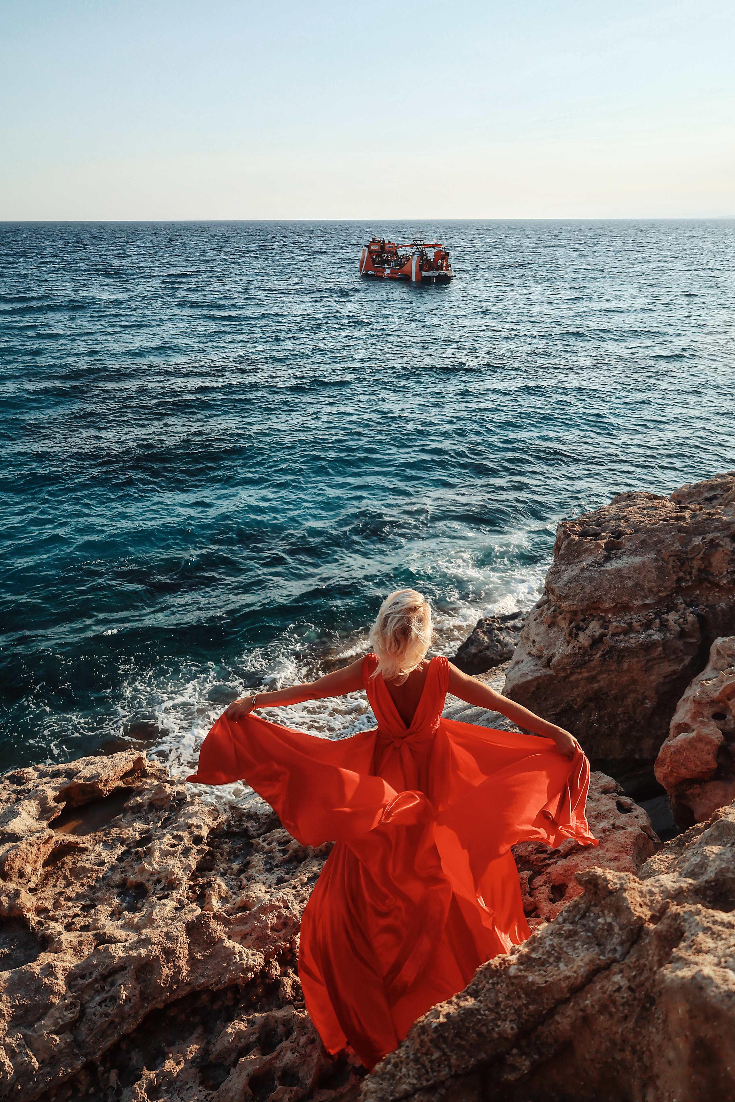 Индивидуальная фотосессия в летящем платье, Айя-Напа. Июнь, 2022. Kipriotka. Ваш фотограф на Кипре (Айя-Напа, Протарас)