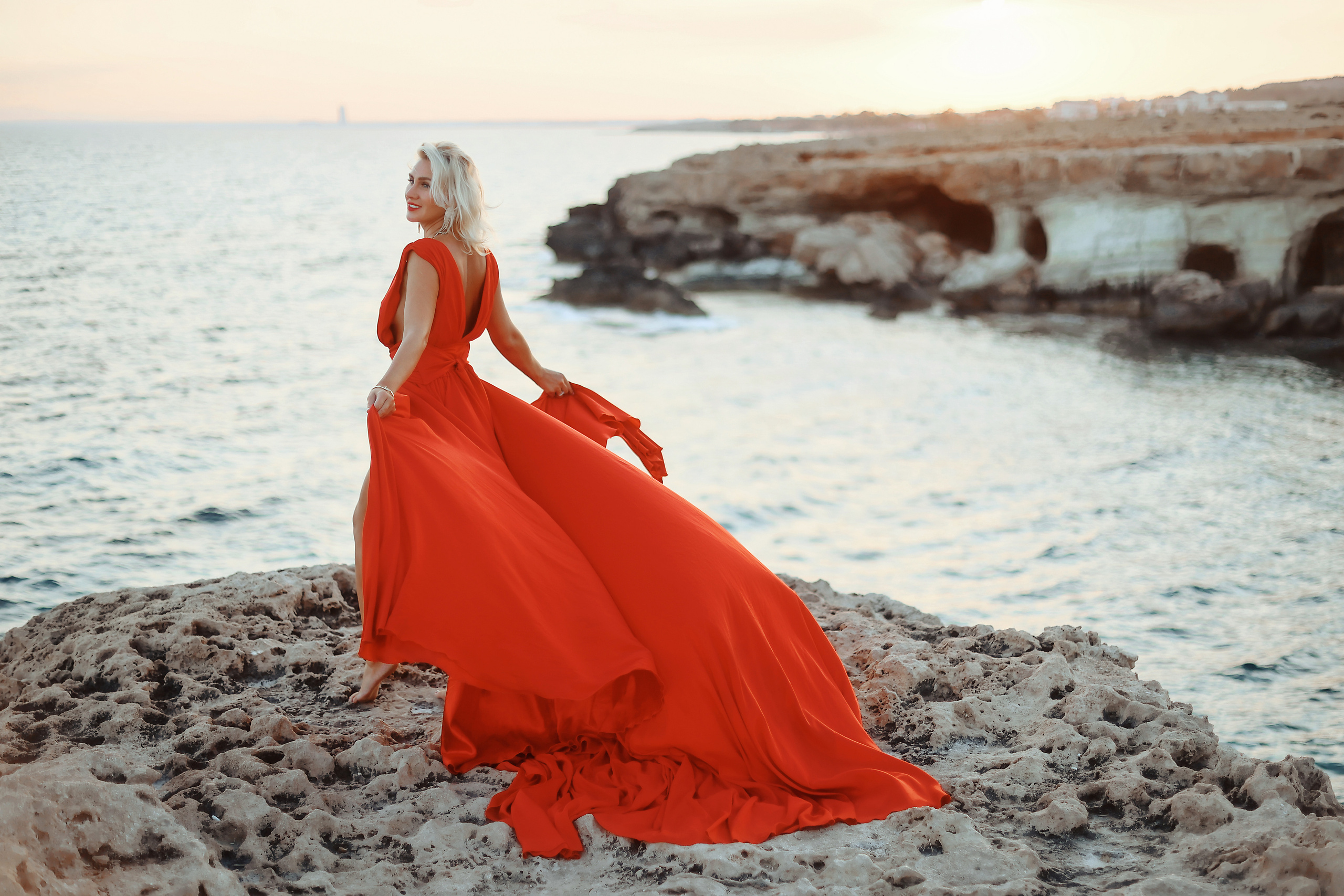 Индивидуальная фотосессия в летящем платье, Айя-Напа. Июнь, 2022. Kipriotka. Ваш фотограф на Кипре (Айя-Напа, Протарас)