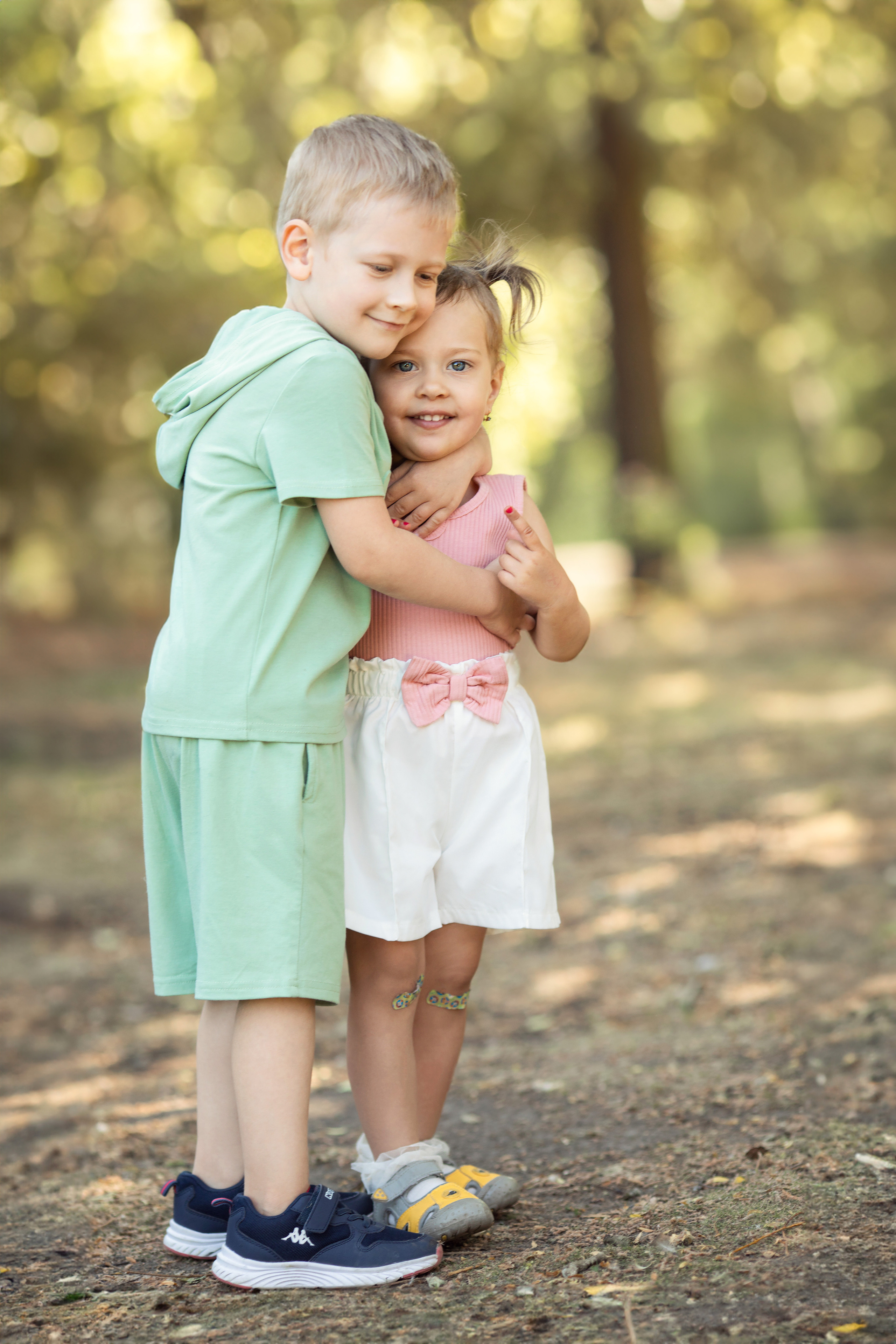 Äidin kanssa puistossa. Ekaterina Mansur, muotokuvafotografi Suomessa (Helsingissä ja Uudellam