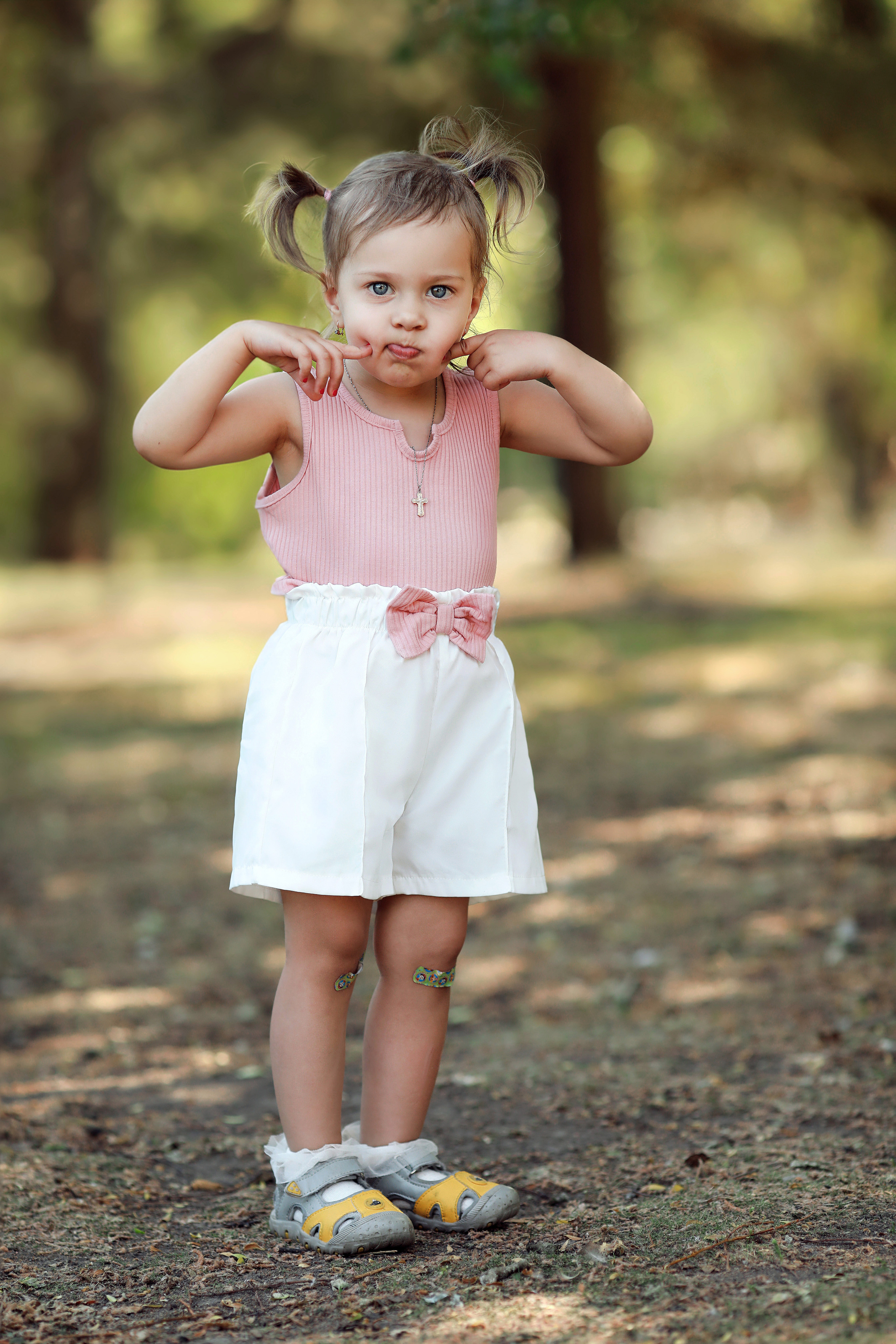 Äidin kanssa puistossa. Ekaterina Mansur, muotokuvafotografi Suomessa (Helsingissä ja Uudellam