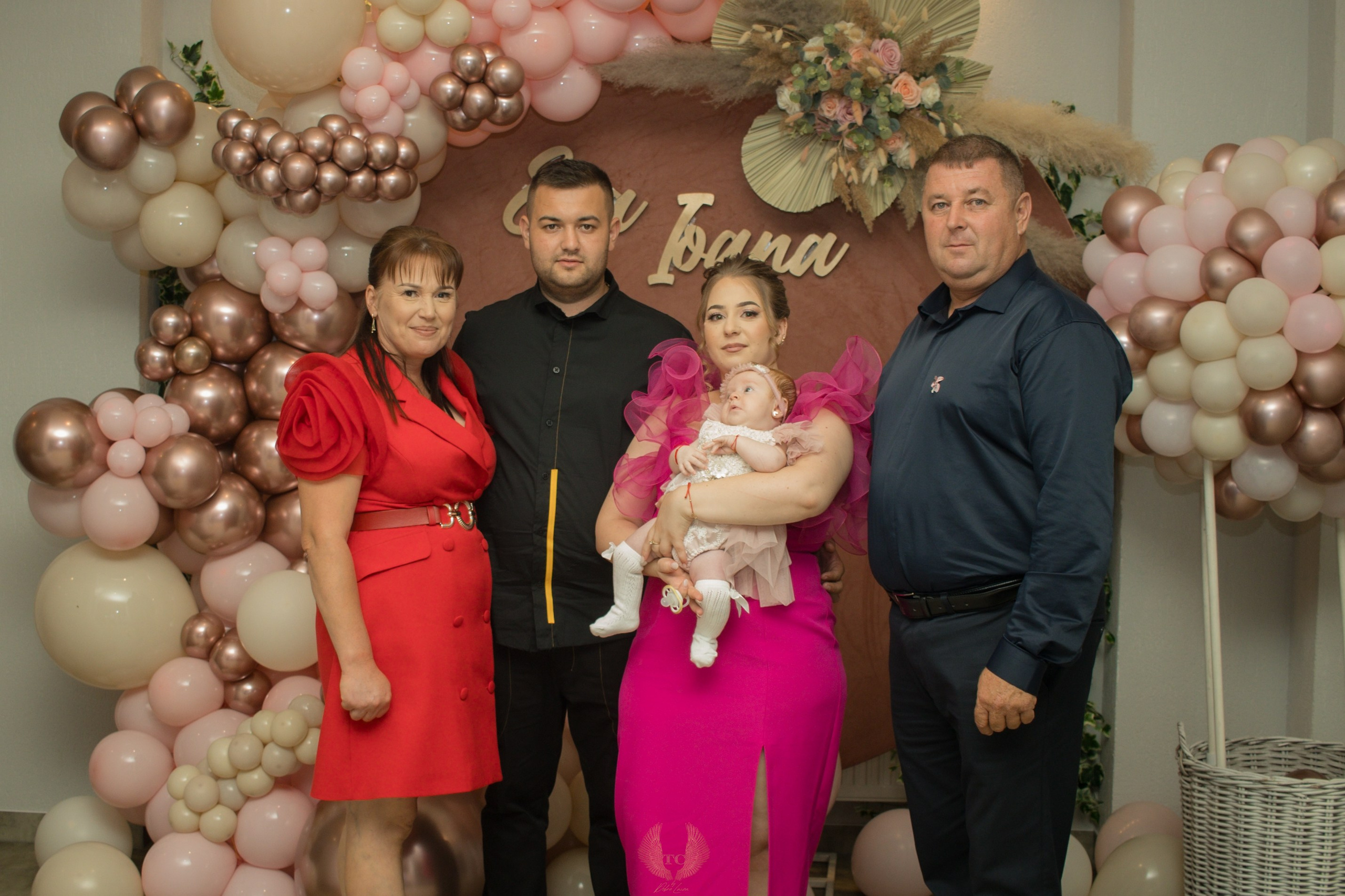 Eva Ioana. Fotograf si videograf — evenimente si studio