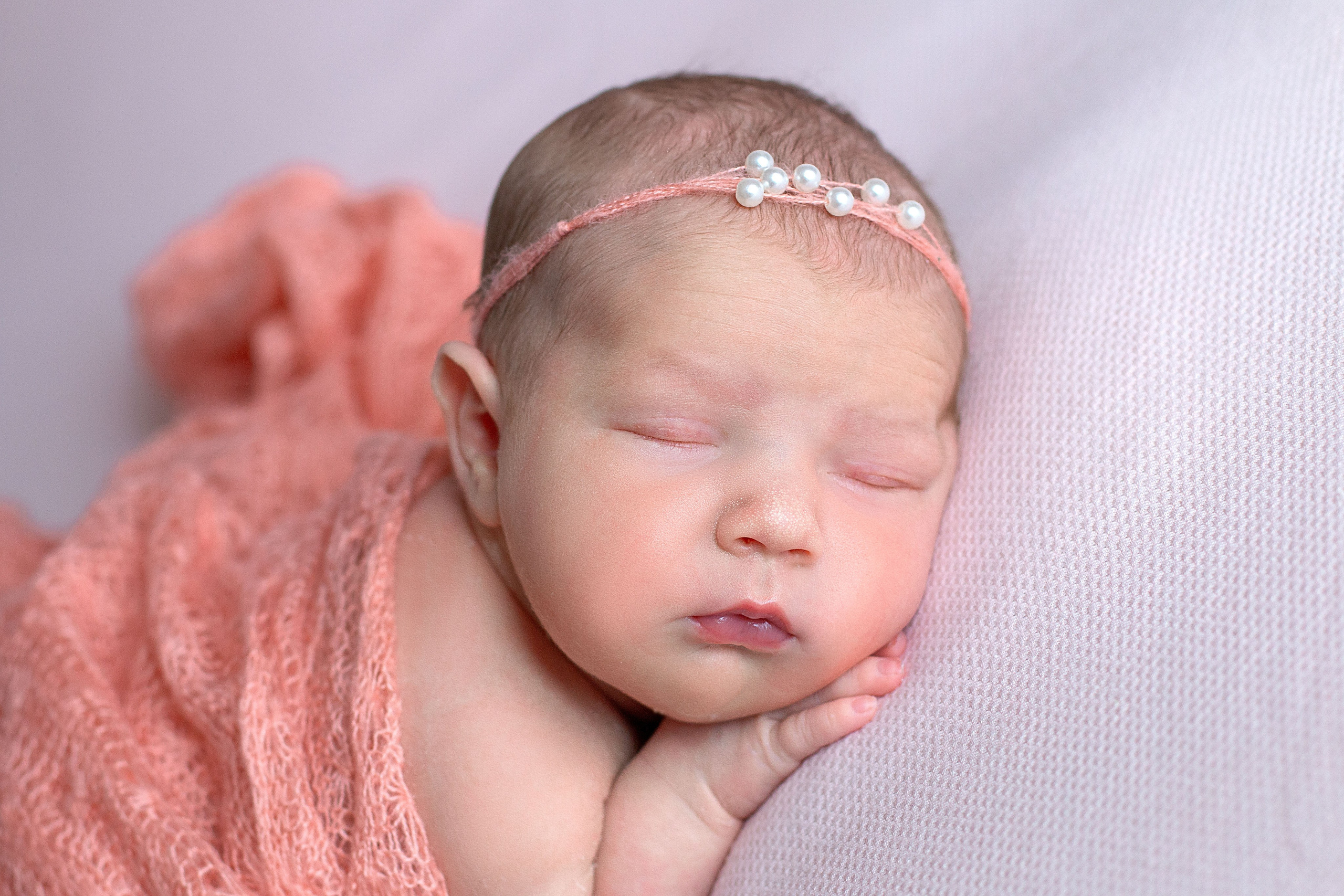Newborn классическая. Детский и семейный фотограф в г. Бельцы