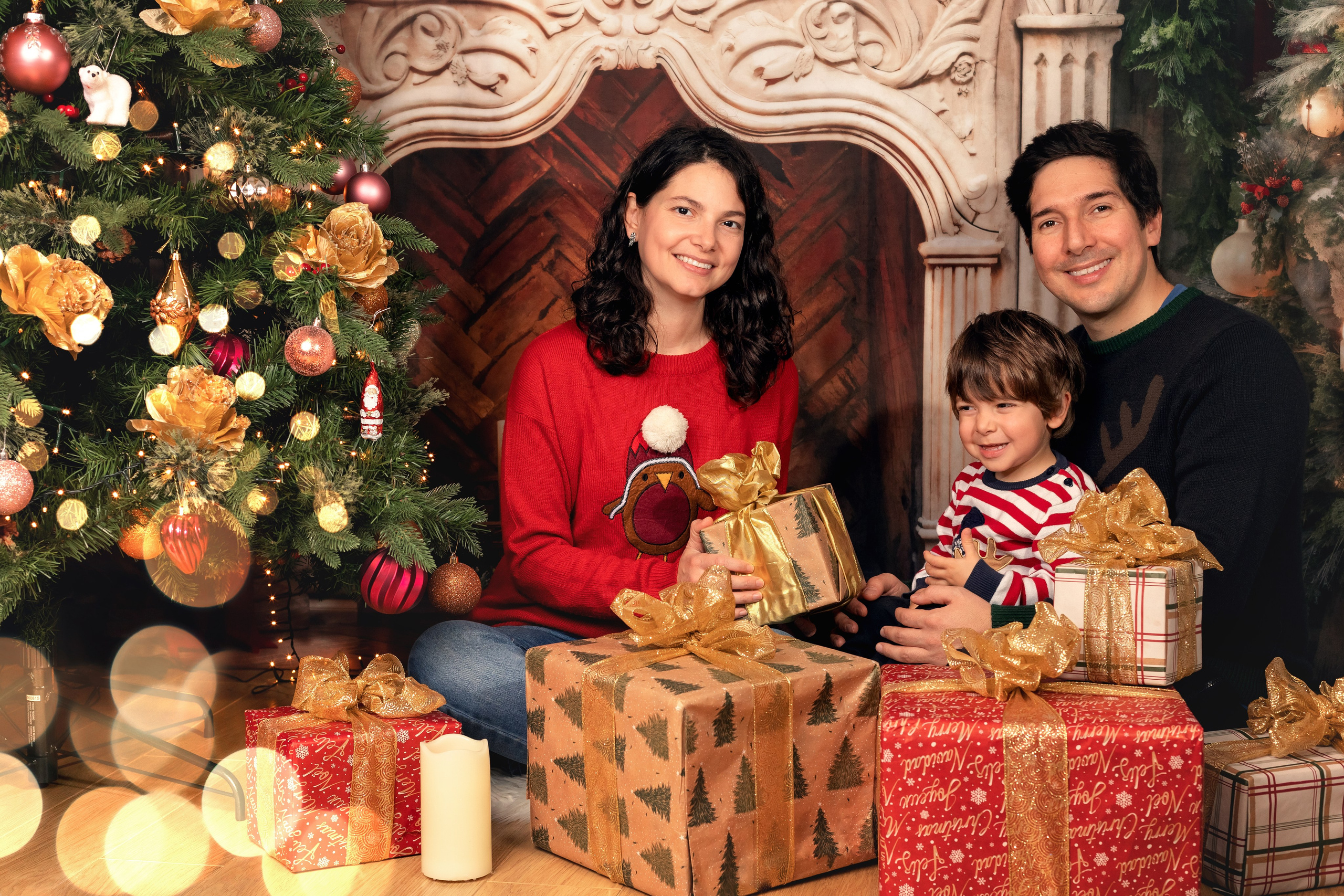 *** CHRISTMAS 2025 ***. Stevenage, Hertfordshire family, maternity and newborn photographer
