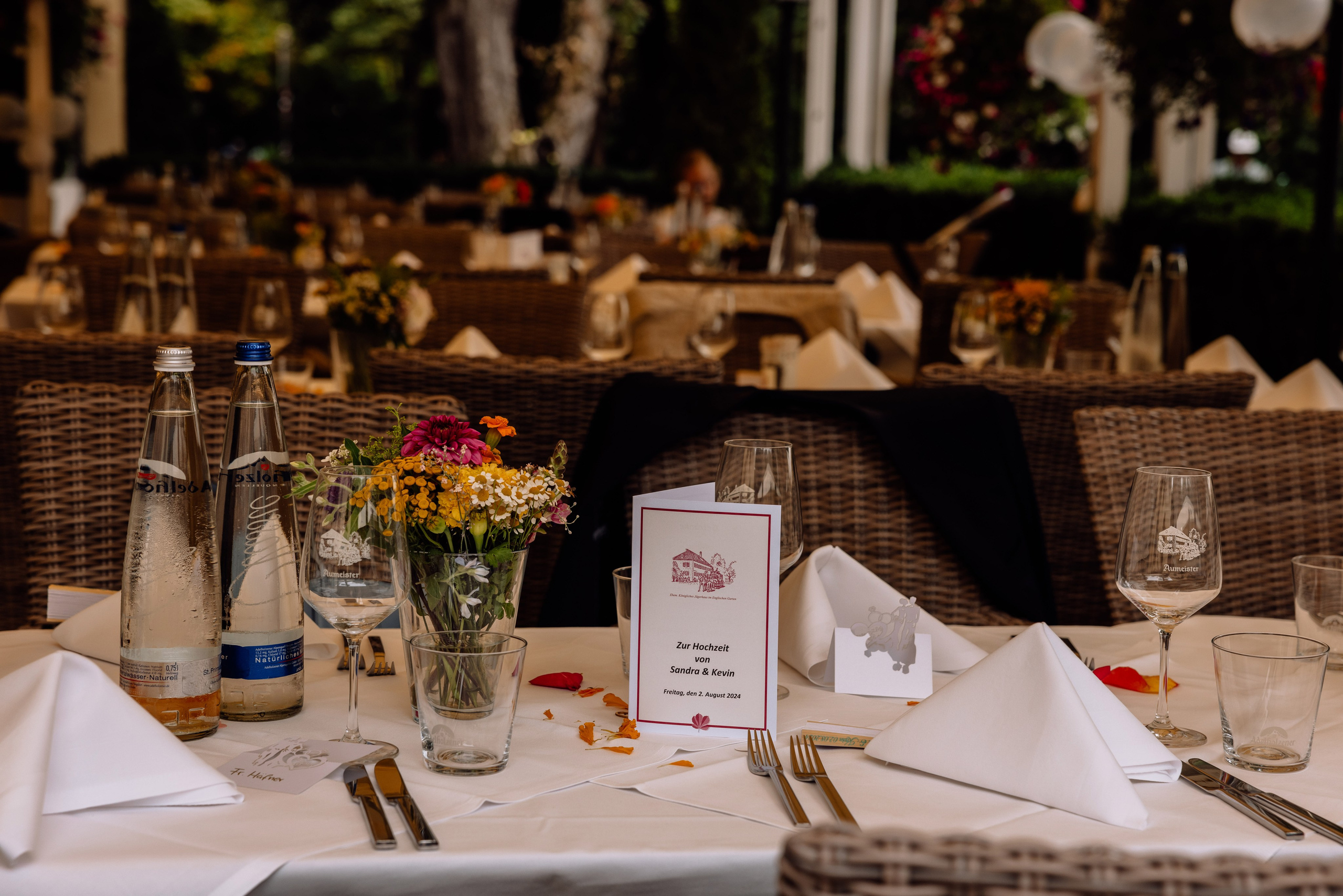 Sandra und Kevin: Standesamt Unterföring und Friedensengel. Hochzeitsfotograf München Taufe Familienfotograf Tanja Mauke