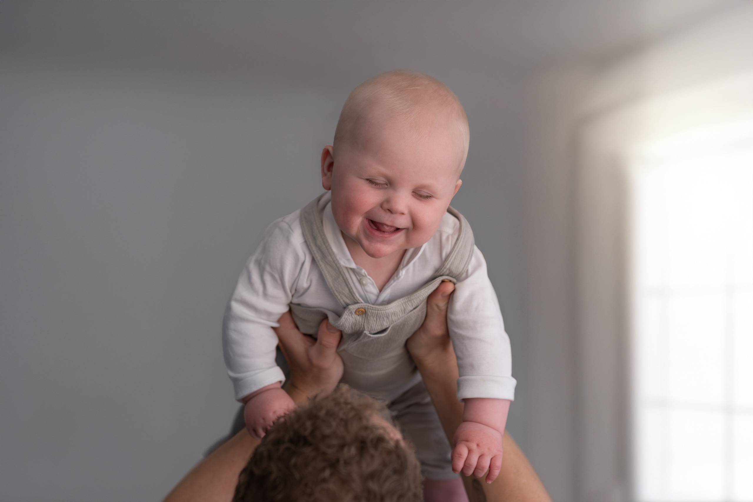 Sußer Junge. Newborn Baby Fotografie Flensburg Babyfotoshooting