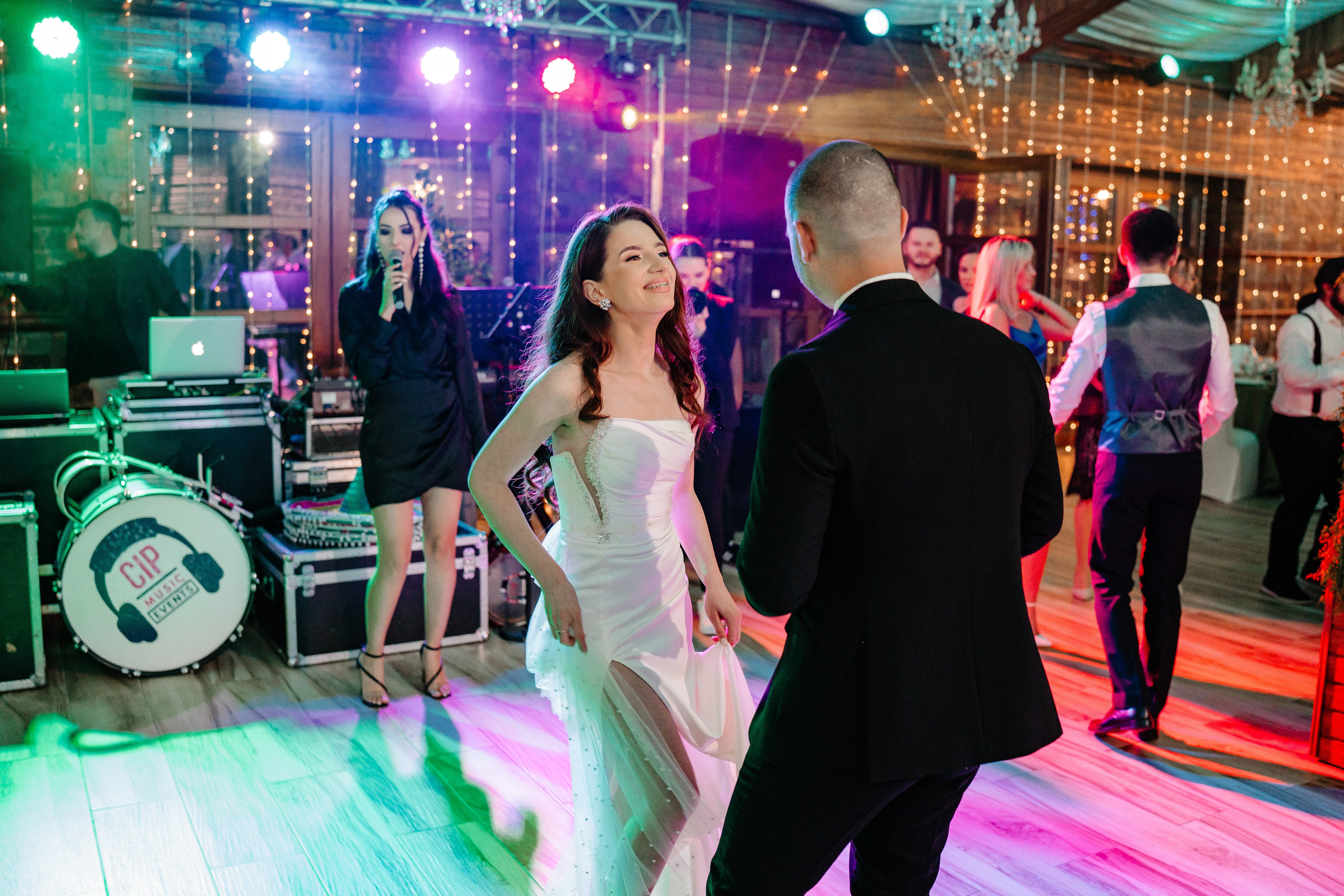 Fotograf de nunta Bacau. Nunta la Havana. Nunta in Targu Ocna. Foto-video nunta Bacau 