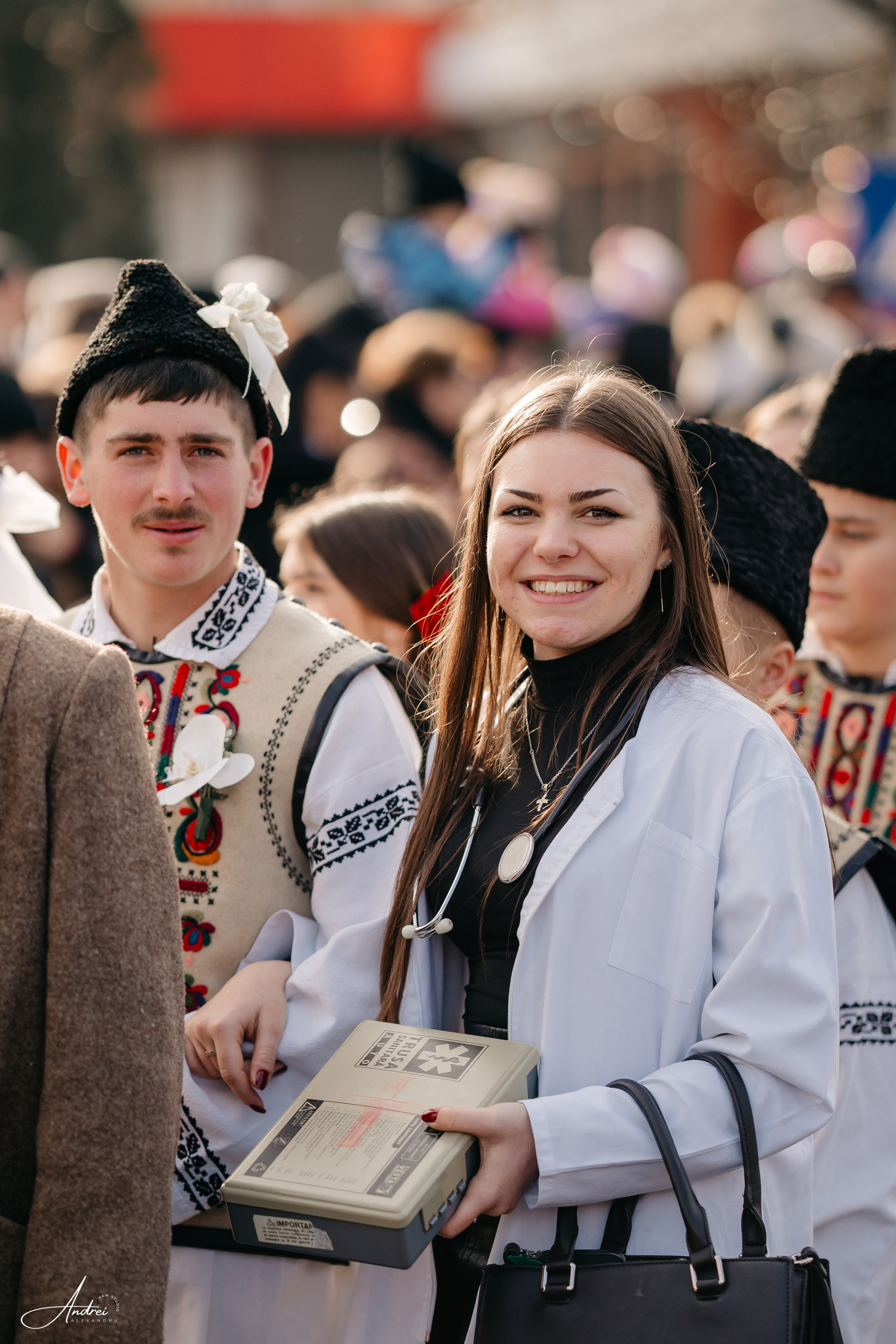 Ediția a XXVII-a a Festivalului de Datini și Obiceiuri Strămoșești Comănești. Raw Studio. Fotograful tau de nunta!