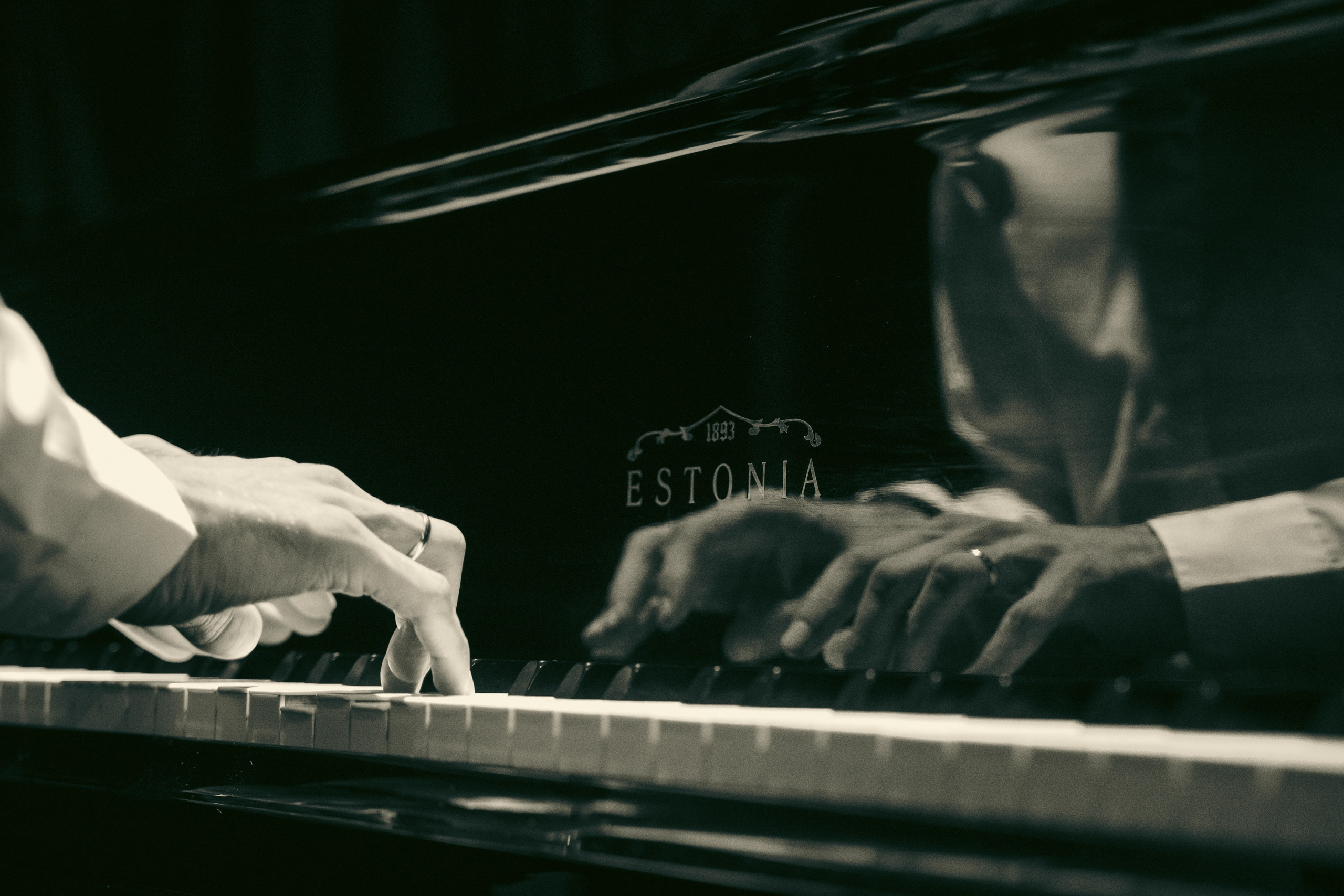 Fotografiranje dogodkov. Fotografinja in videografinja Mariia Bortiakova iz Slovenije: fotografiranje dogodkov, portretov in snemanje videov po vsej Sloveniji