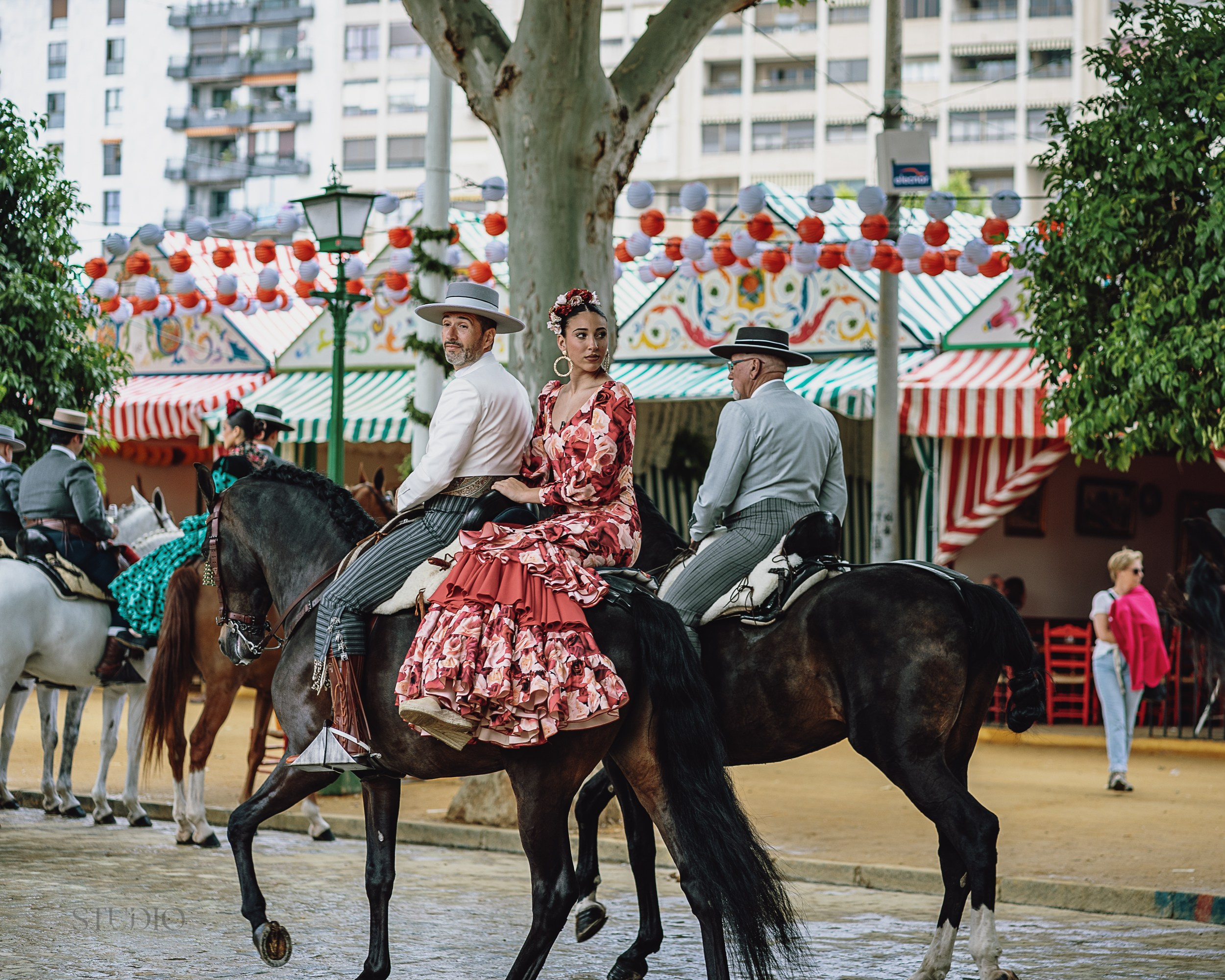 Sesión de fotos en feria de Abril de Sevilla. Inicio