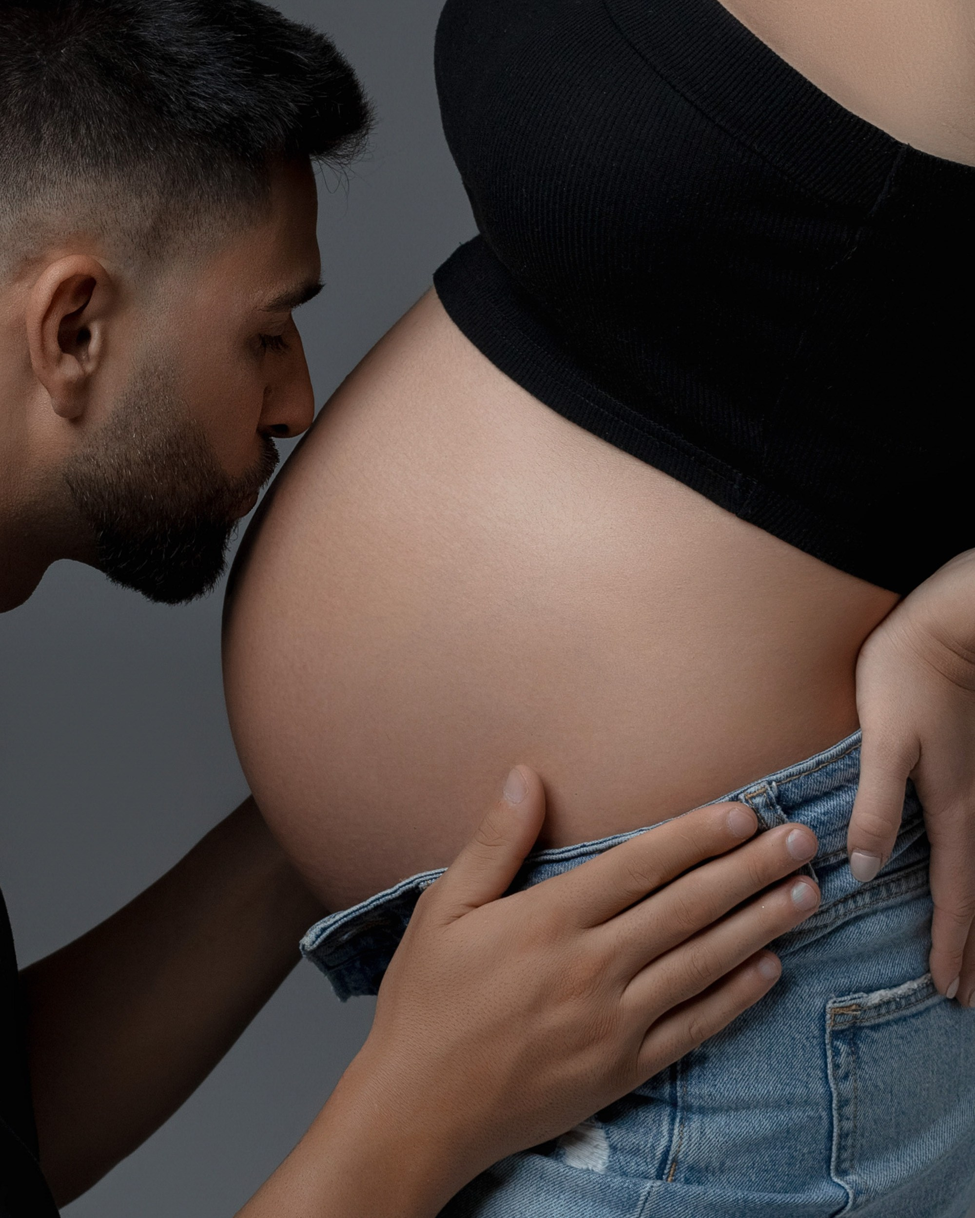 Sesiones de fotografía de Embarazo y Maternidad en Estudio y Exteriores , fotografía de Embarazo y Maternidad con pareja