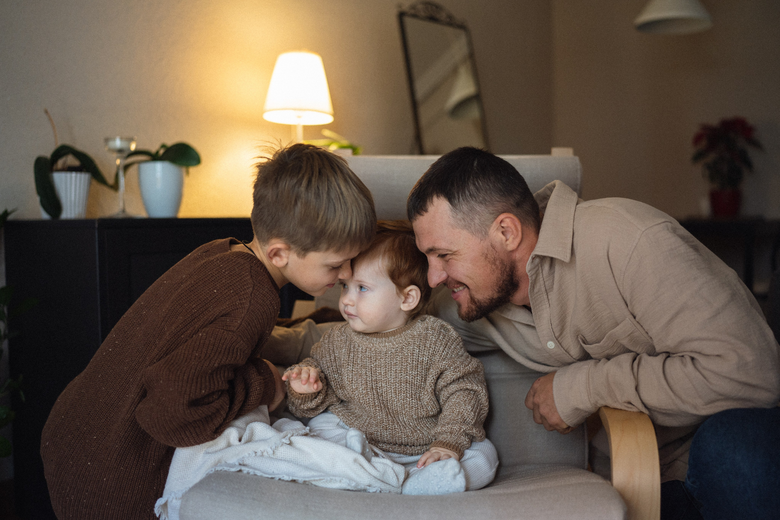 Family Photoshoot Spain with kids. Photographer in Madrid, Spain. Alyona Belyaninova