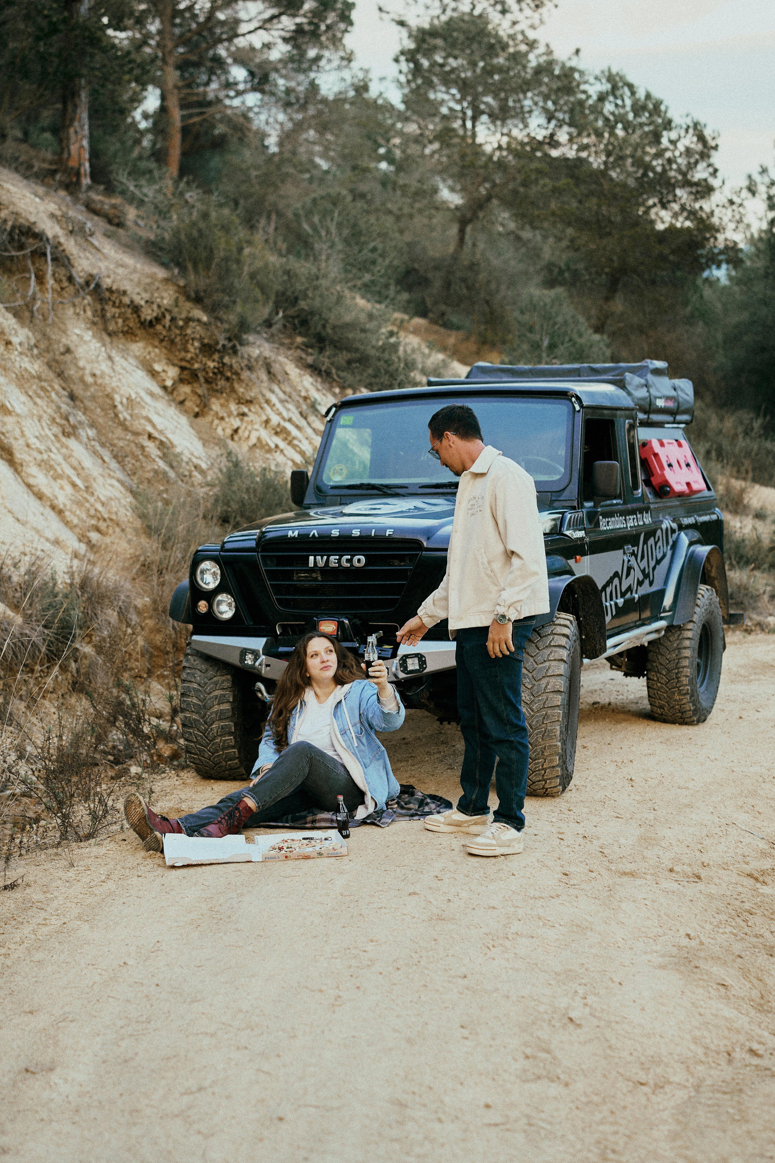 Луис и Лена. Машина. Фотограф в Барселоне Жанна Захарченко