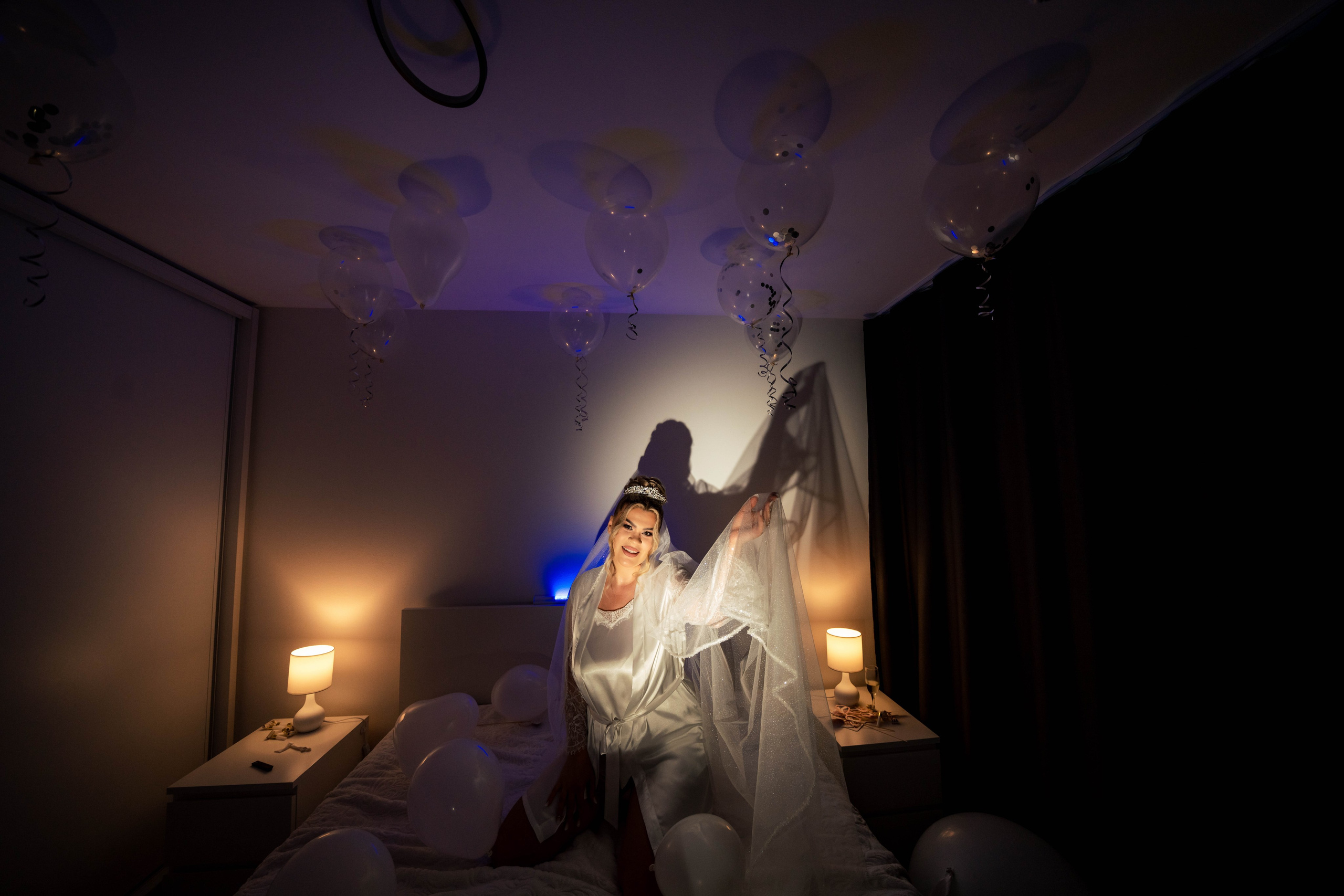 Andreea, Damian si Aris. Acasă