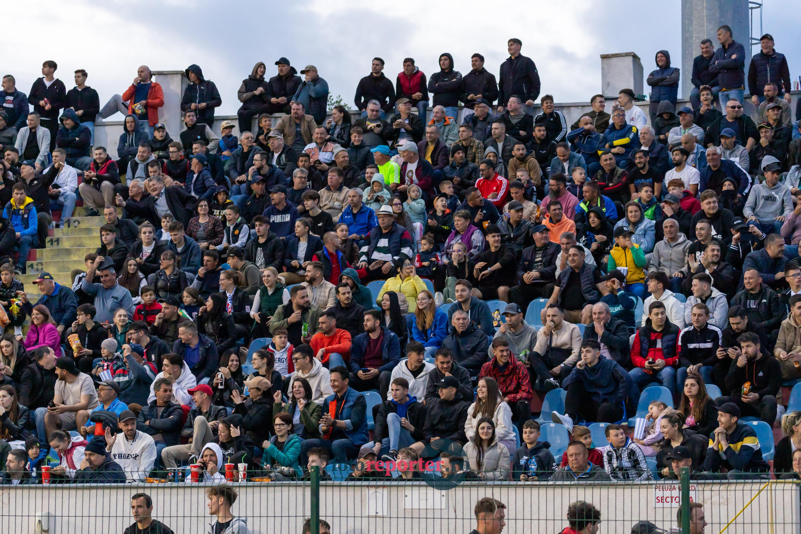 Galerie Foto: FC Botoșani vs. CS Mioveni - Pe 17 mai 2024, am fost martorii unei partide incredibile între FC Botoșani și CS Mioveni, în prima manșă a barajului pentru evitarea retrogradării. În fața unui stadion plin de emoție și speranță, echipa noastră a obținut o victorie importantă, cu un gol marcat de Aldair în minutul 93. 💪 *FC Botoșani 1-0 CS Mioveni*⚽️ Urmăriți momentele cheie ale meciului și bucuria suporterilor în această galerie foto! Pregătiți-vă pentru meciul de retur de pe 24 mai, când vom lupta din nou pentru a rămâne în prima ligă.#FCBotoșani #CSMioveni #BarajRetrogradare #ForzaBotoșani 