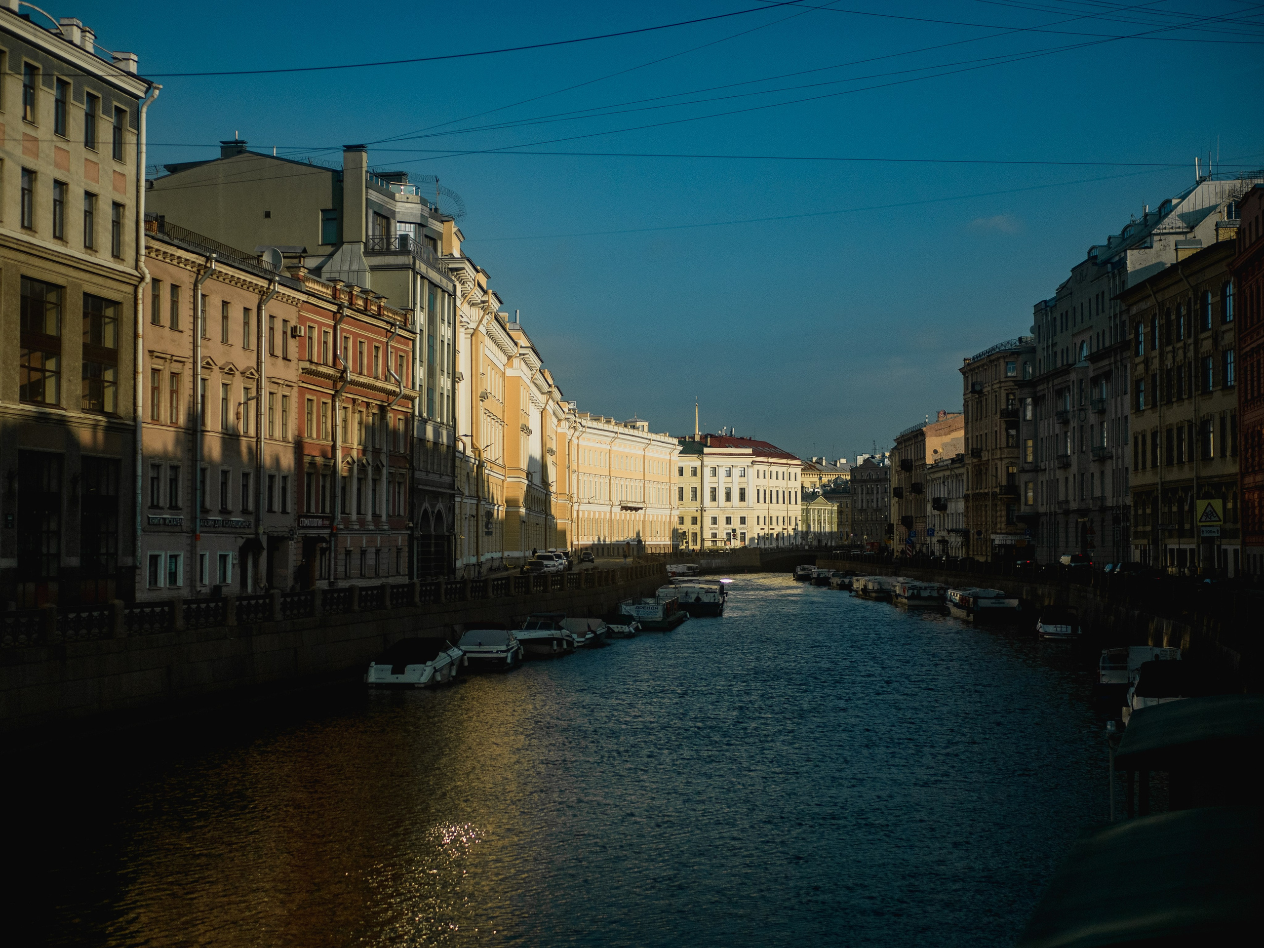 Saint-Petersbourg. Photographe sur Cote d’Azur. Portraits de familles, couples, enfants, événements