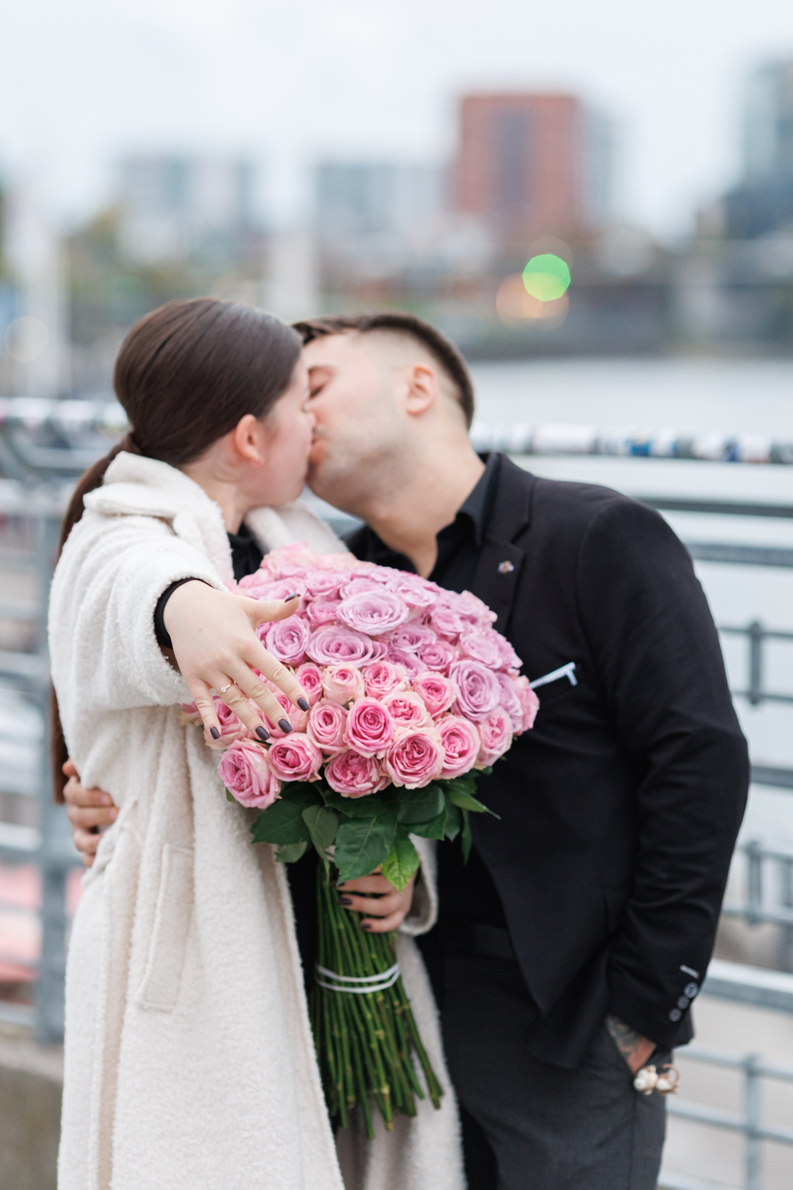 She said 'Yes'. Dienstleistungen