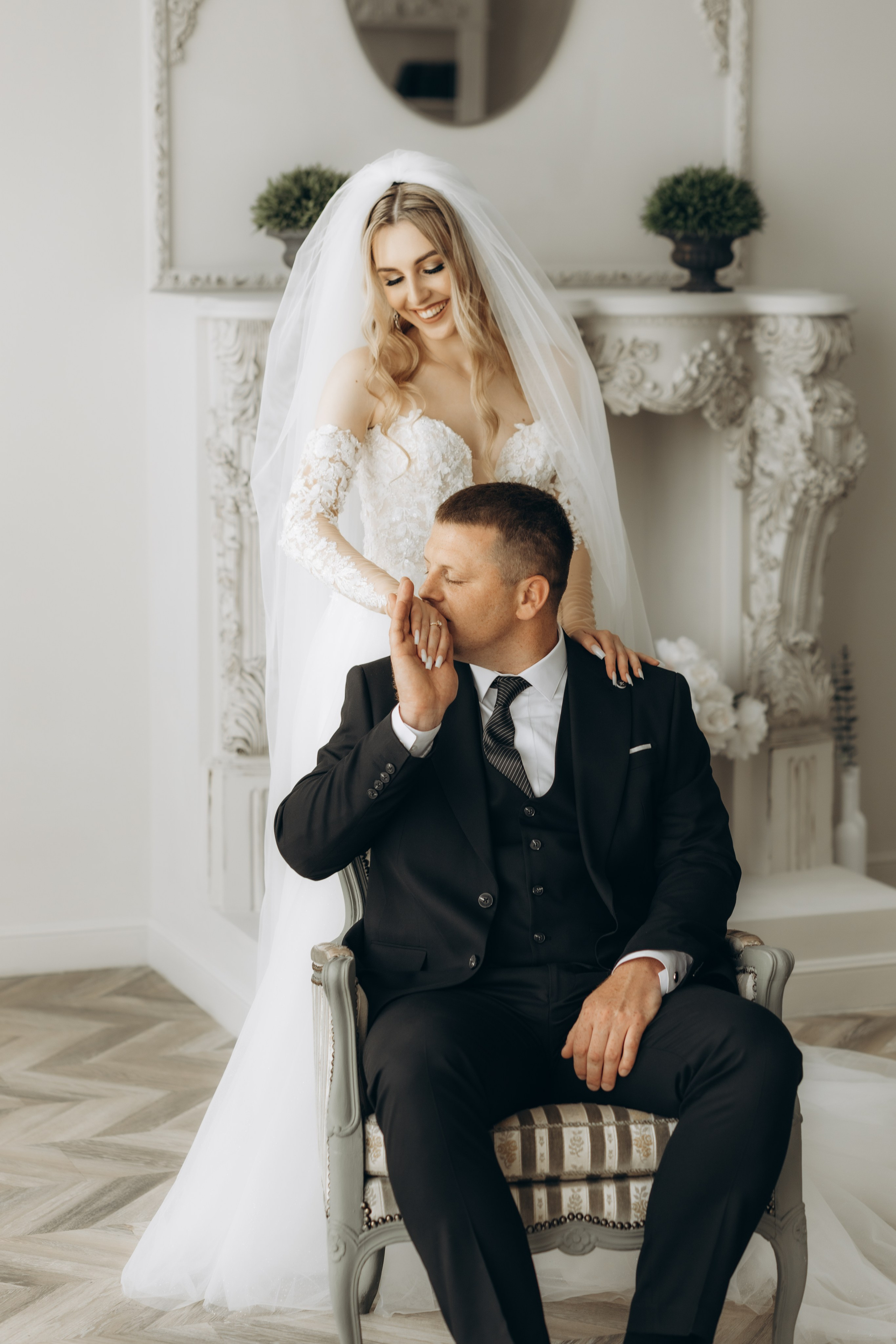 Nikolly & Constantin. Home