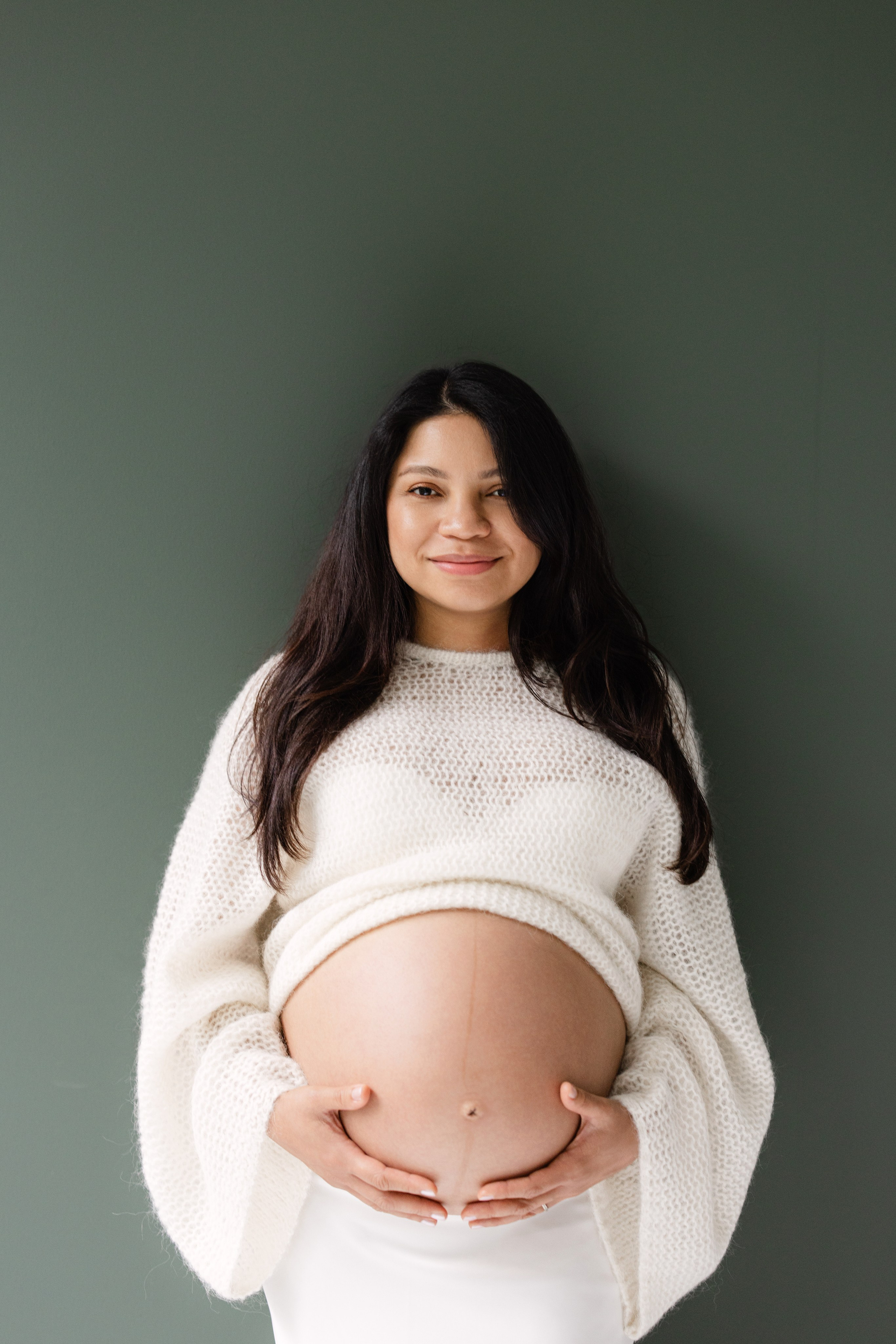 Zeitlose und moderne Schwangerschaftsfotografie in Zürich & Uster — natürlich, unkompliziert und ohne Kitsch. Wedding and Family Photographer Switzerland and Italy. Valeria Diaz