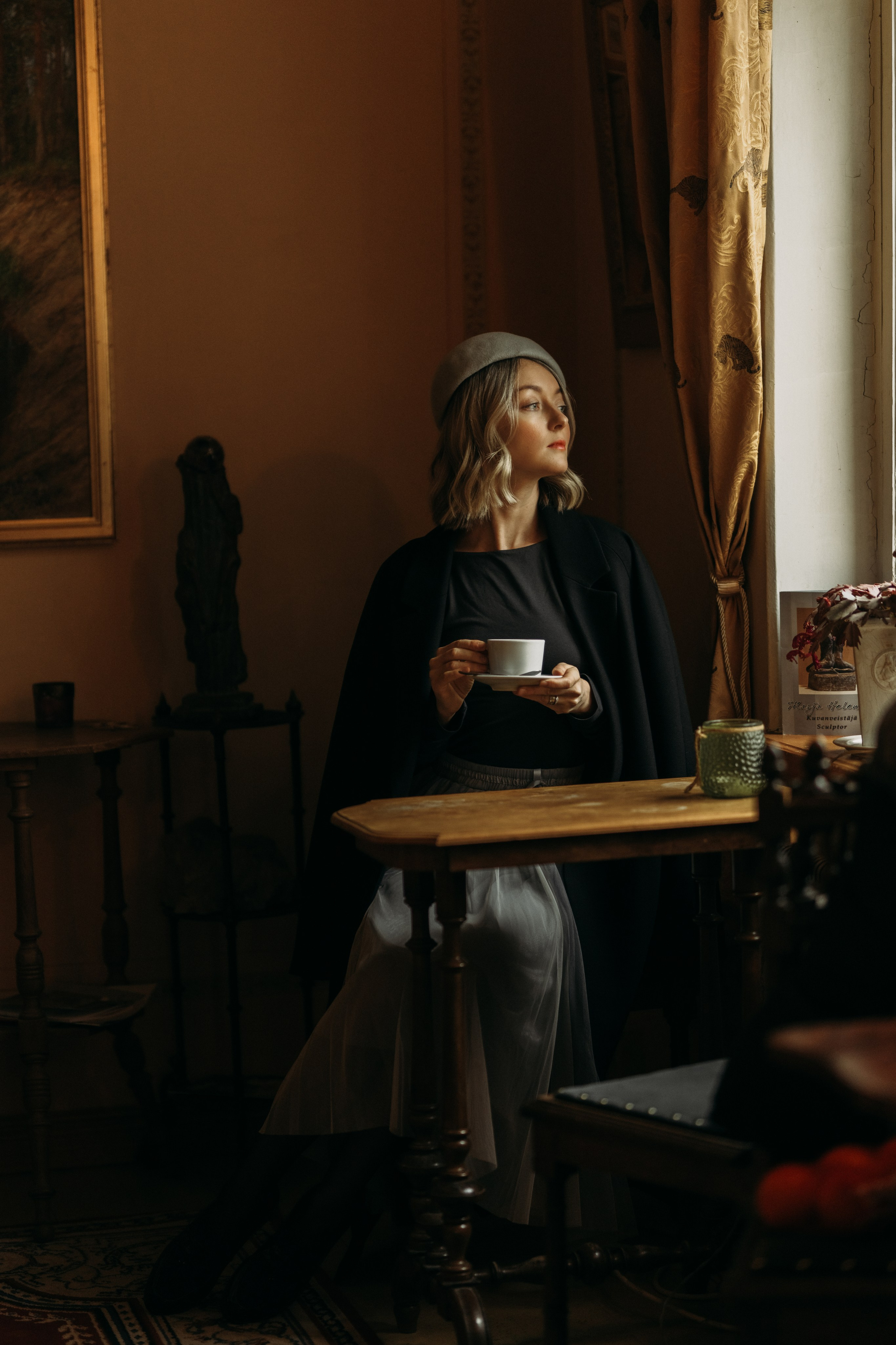 Woman phoshoot. Wedding and portrait photographer in Helsinki Vickan O