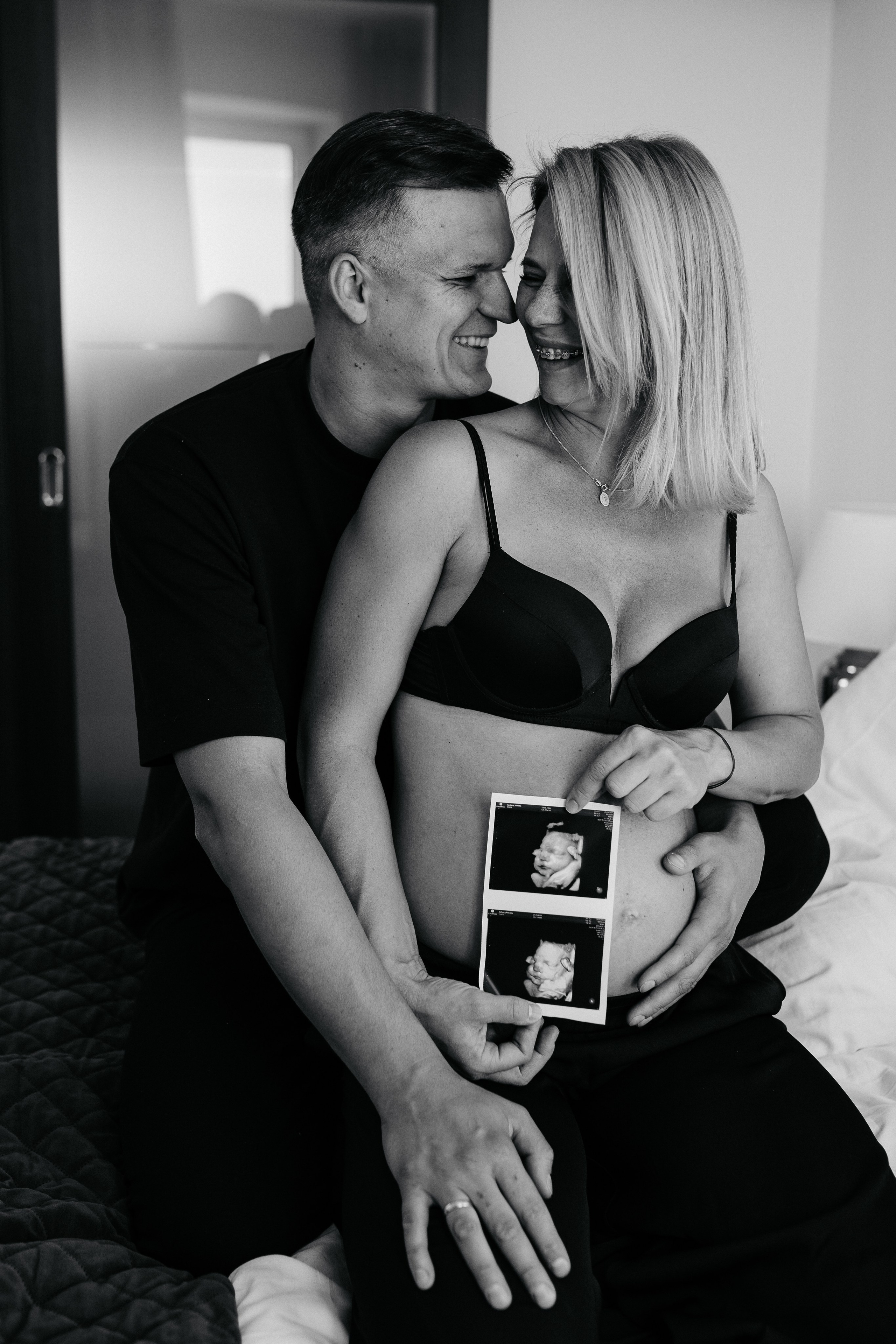 Pełna emocji fotografia sesja ciążowa lifestyle | Natalia Malinowska Fotografia | Augustów Warszawa. Natalia Malinowska Fotografia | Fotograf ślubny i rodzinny Augustów Warszawa