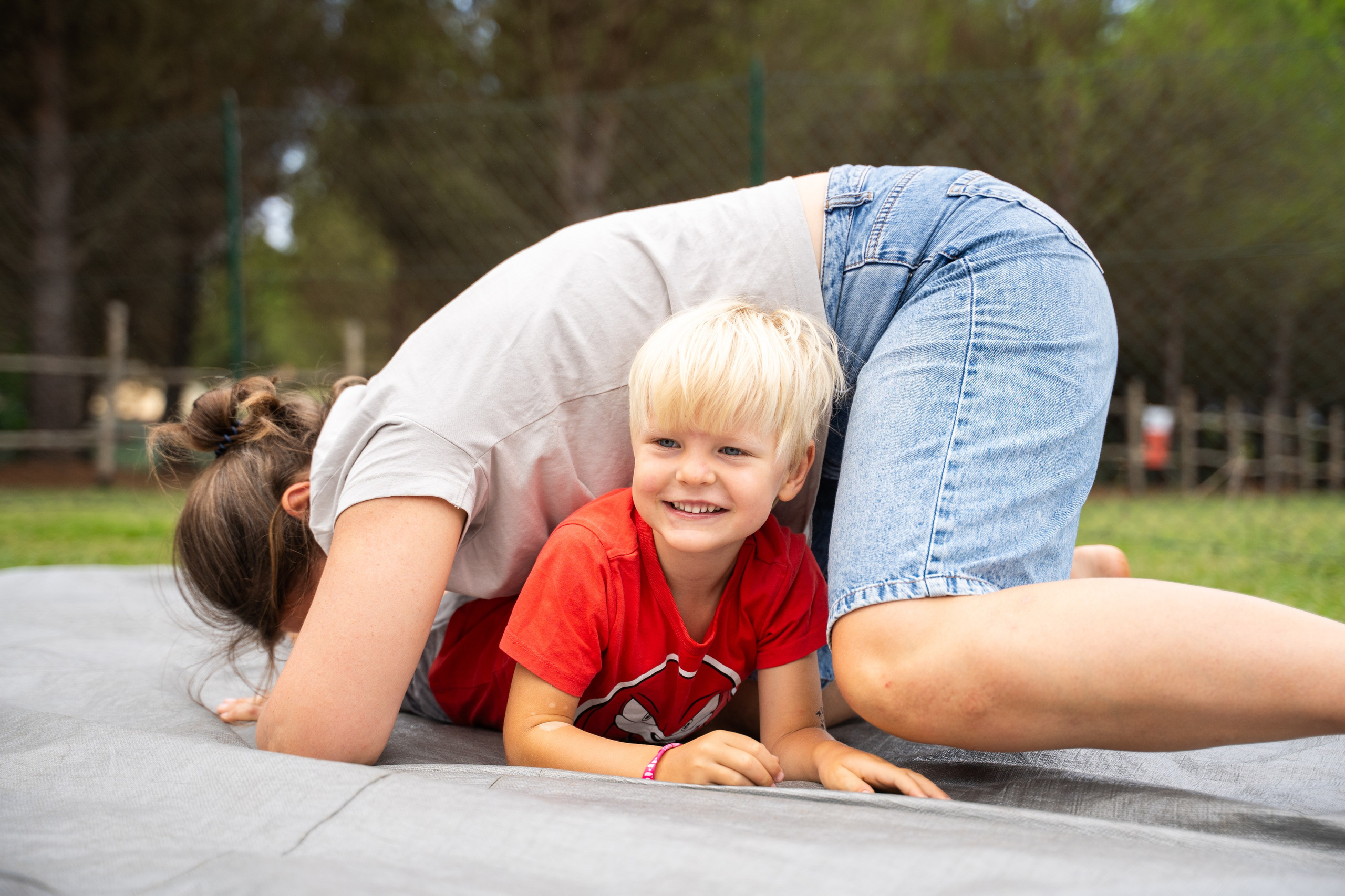 Детская игровая контактная импровизация. Семейные лагеря в Европе с Ниной Янечковой и Ириной Зиновьевой