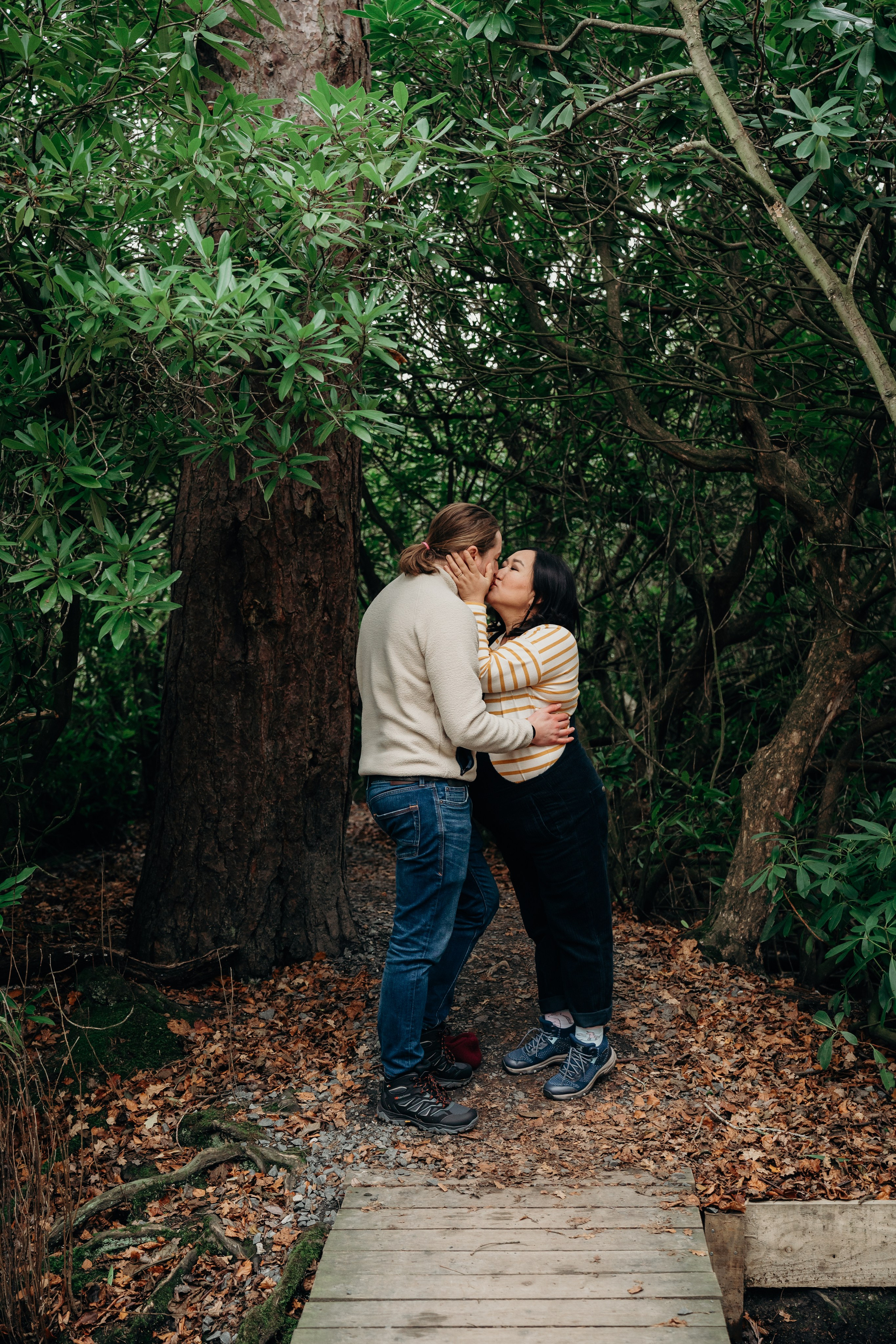 Maternity photographer Gosforth, Newcastle Upon Tyne, Northumberland. Outdoor maternity lifestyle photography