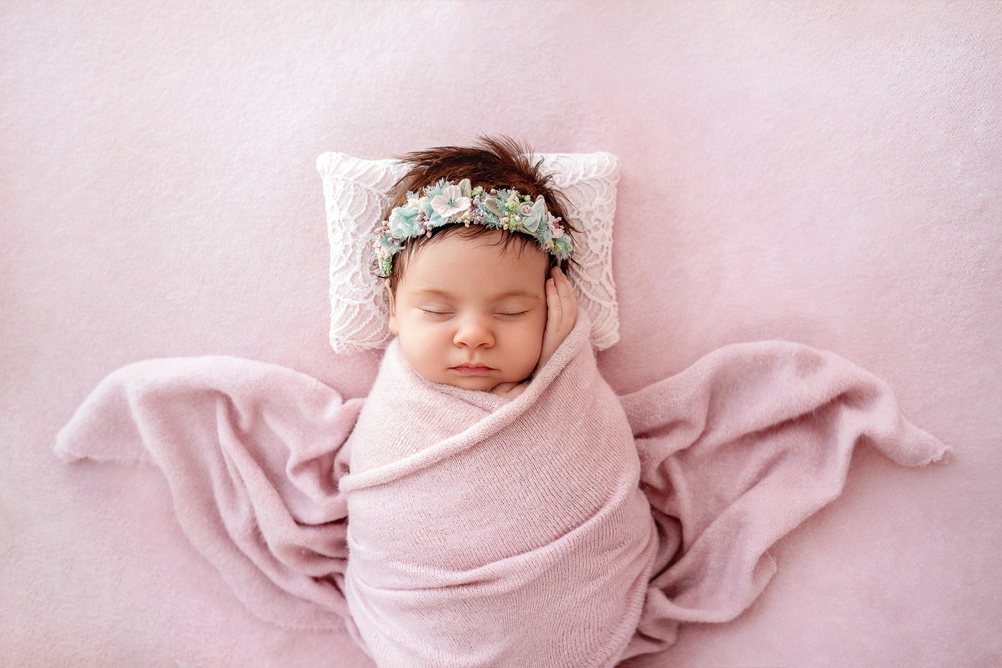 Newborn. Svitlana Miahka fotografa a Genova