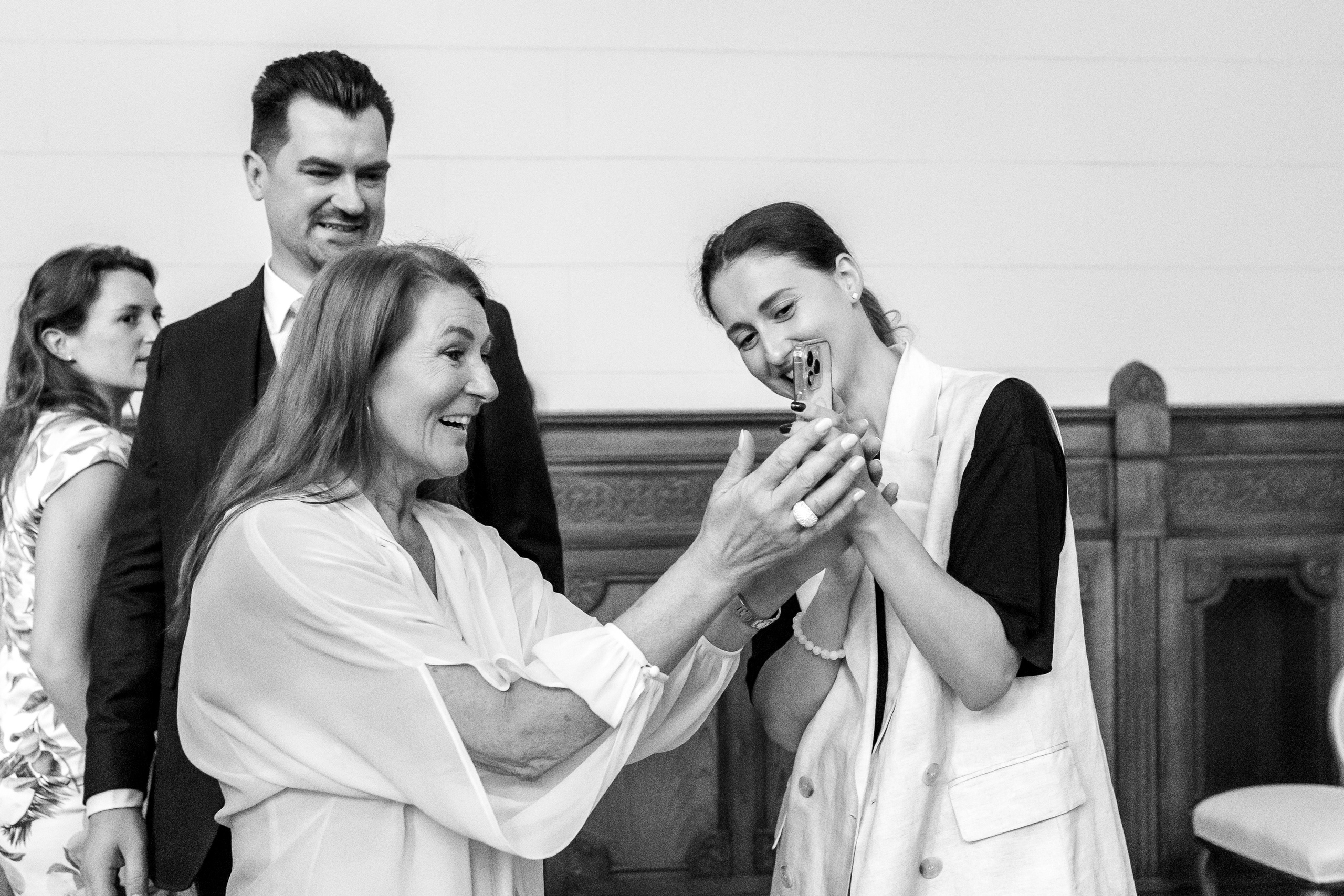 Jana & Max | Standesamtliche Hochzeit im Schmargendorf. Hochzeitsfotografie in Berlin Nataliia Schütze