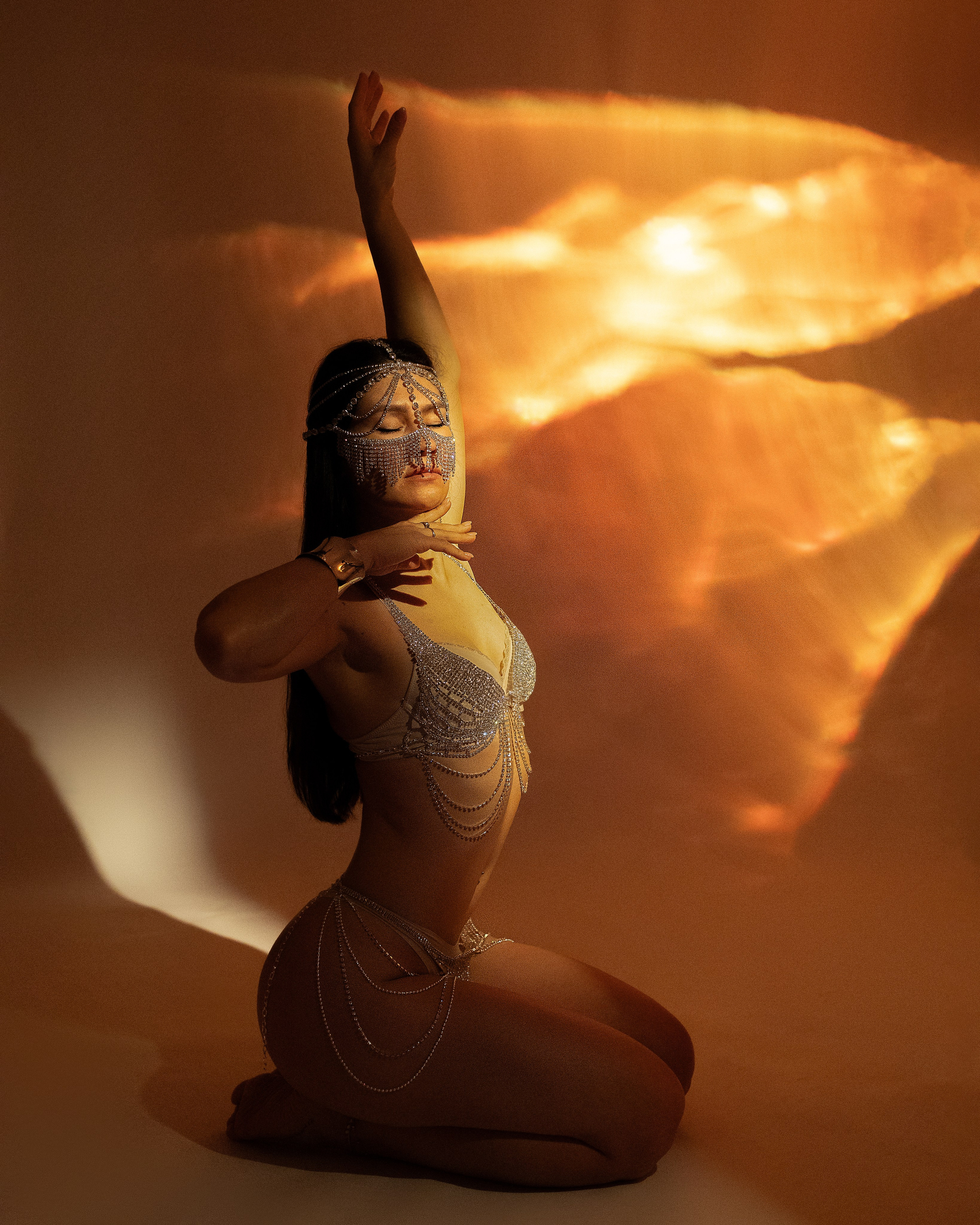 Mystisches Porträt von Gulya – Verbindung von Tradition und Moderne