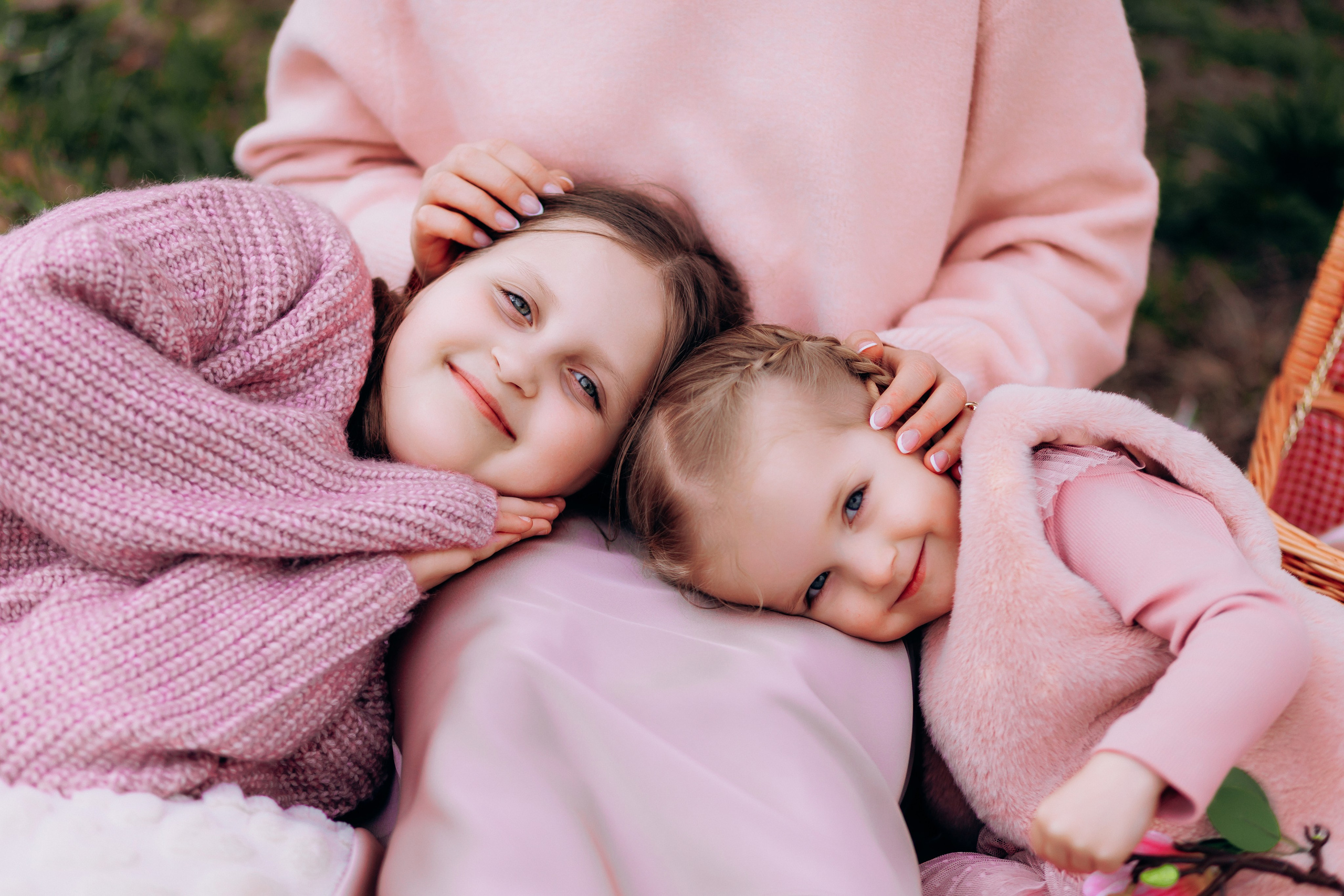 Tatiana, Alisa, Daria. Wedding and Family Photograph