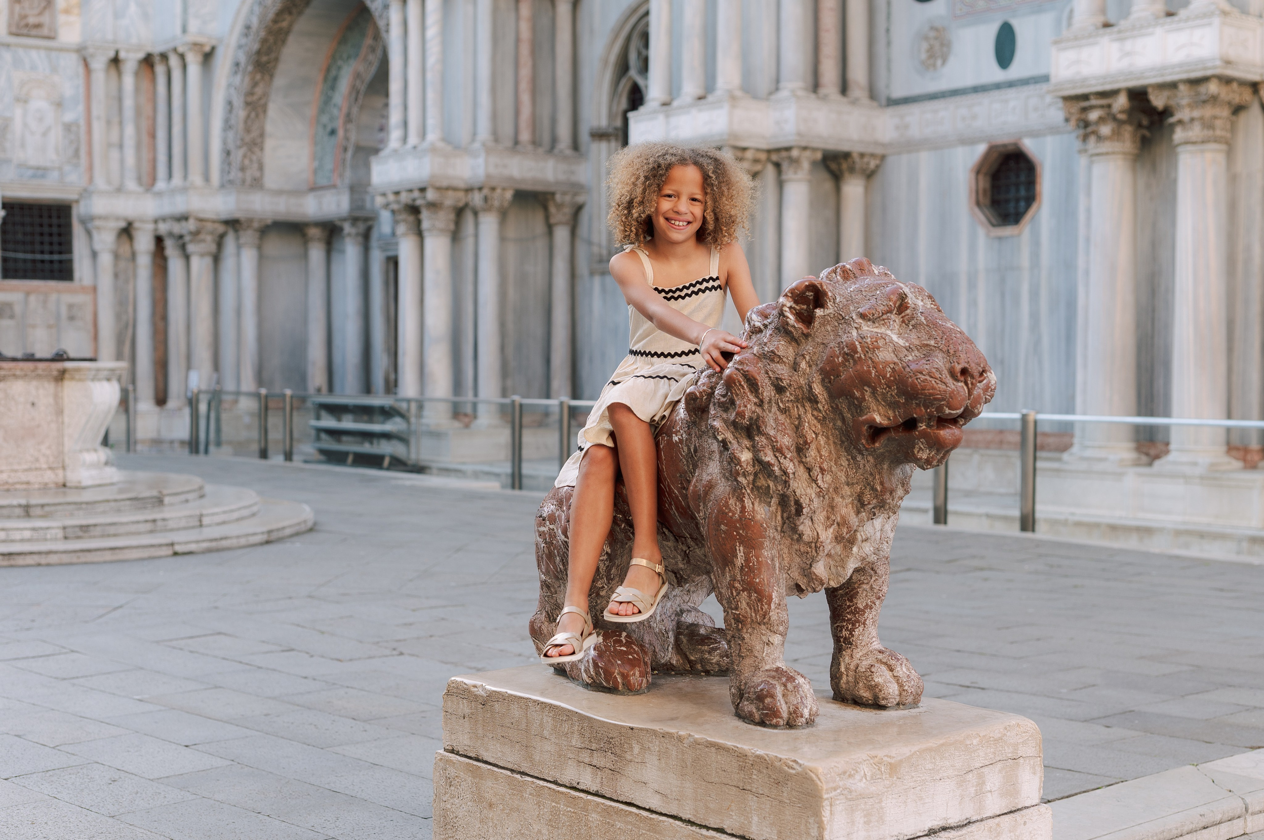 Eliza, Elena, Elliana, Teresa and Brad. Photographer in Venice Anna Terzi