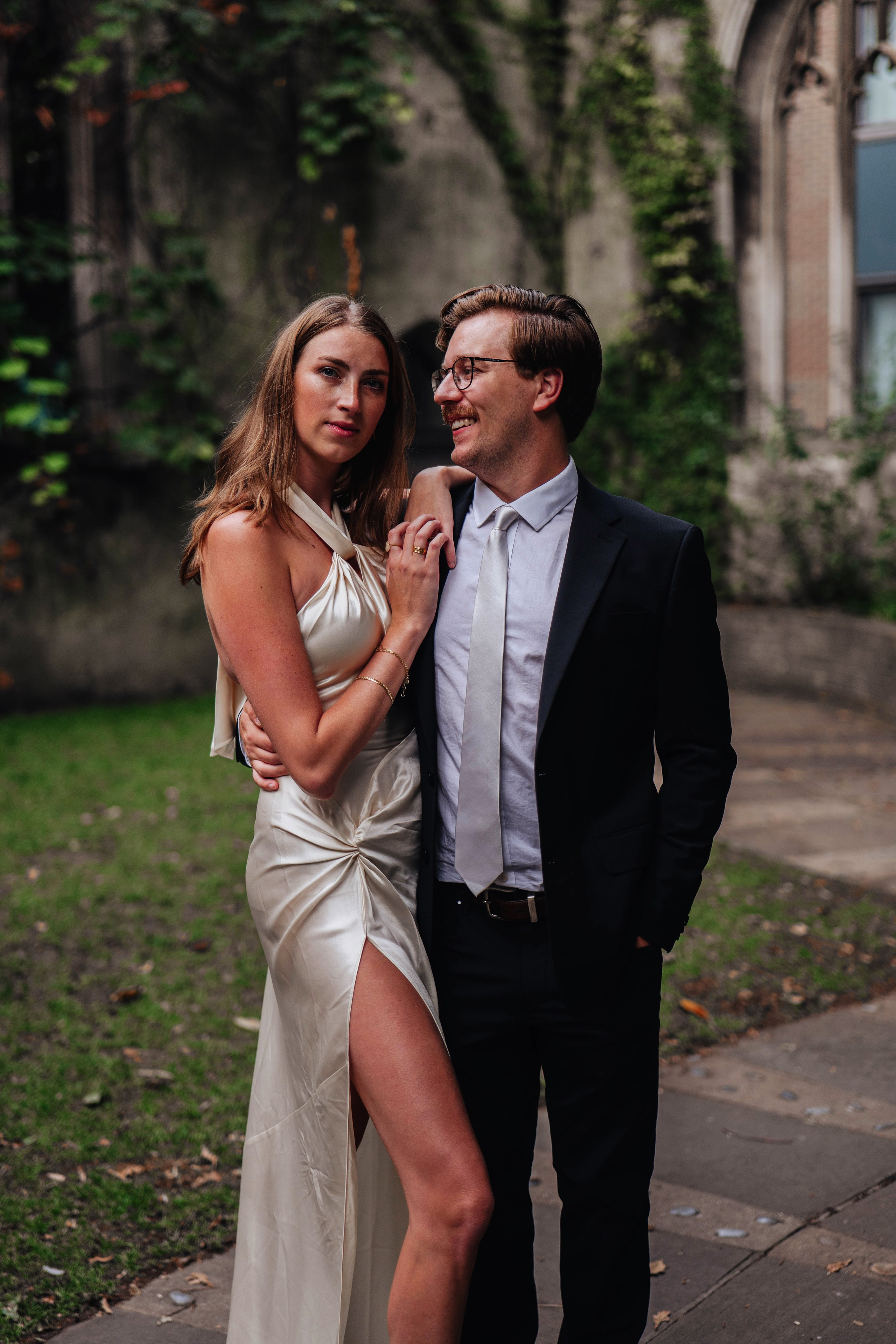 Love near Tower. Wedding and family photographer in London