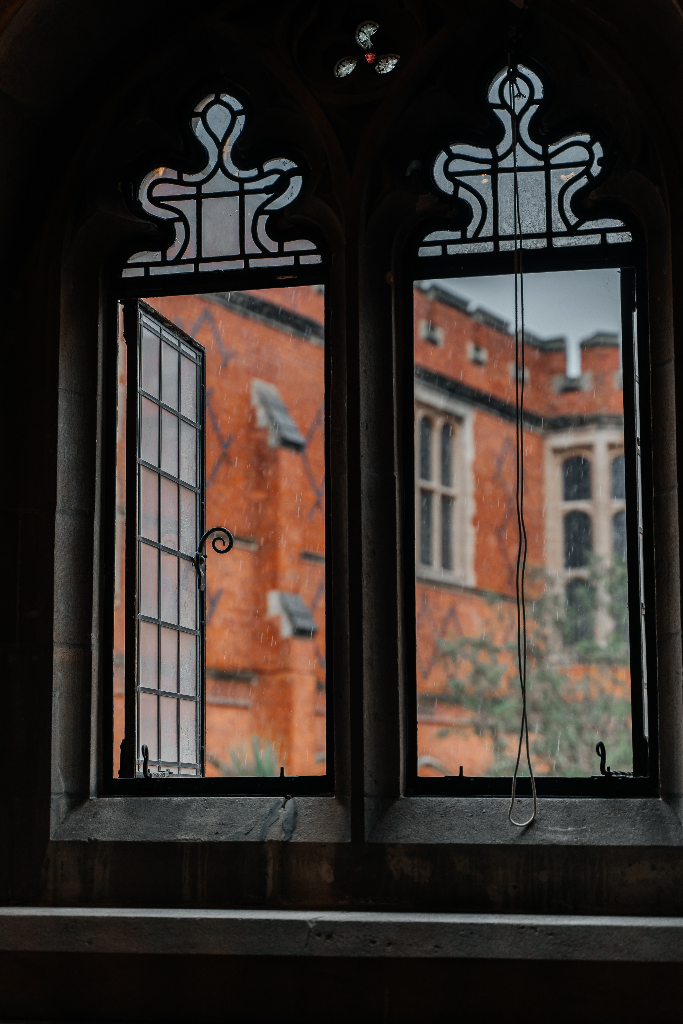 Wedding ceremony at The Lower chapel in Eton, Wedding in Eton, wedding photographer in Eton, wedding photographer in Eton