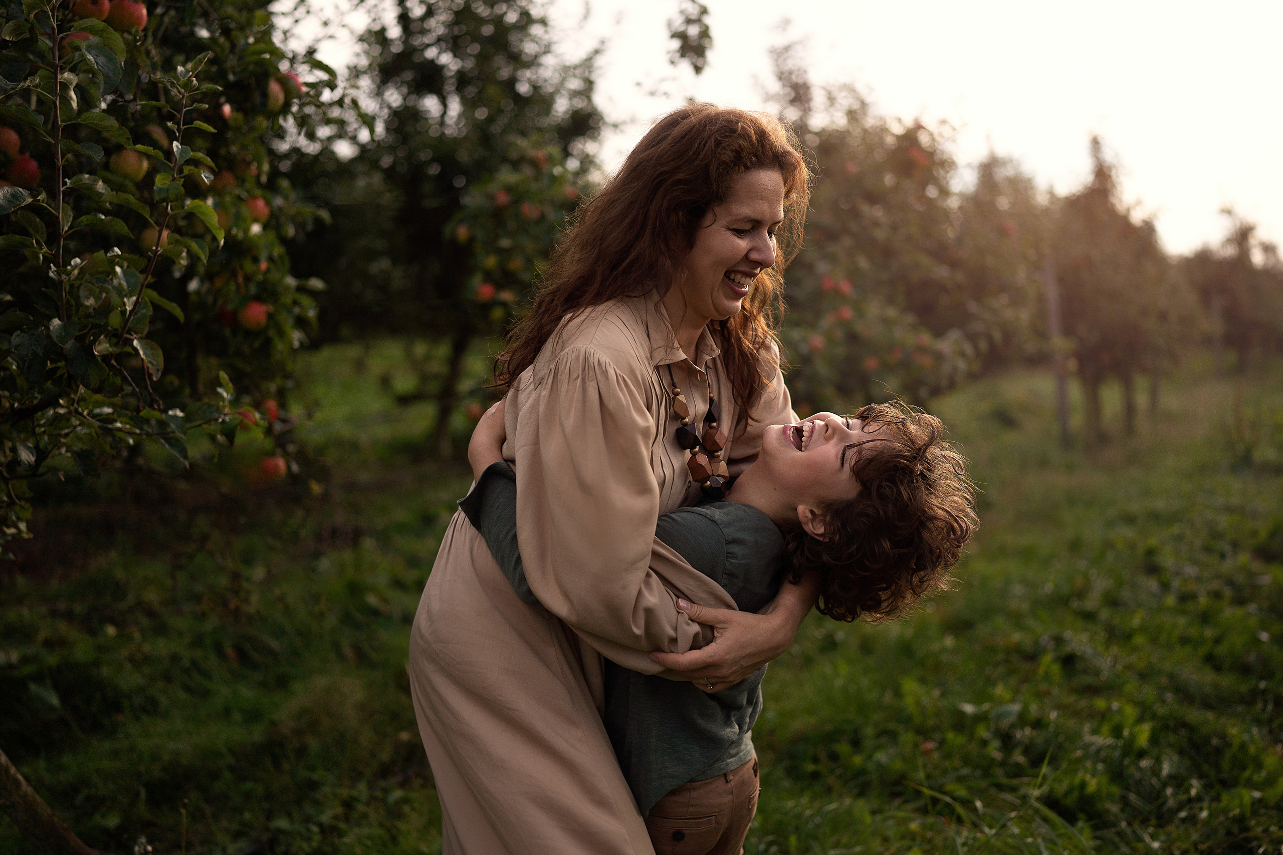 Apple Harvest. Family, Lifestyle and Portrait photograher in Trier, Germany