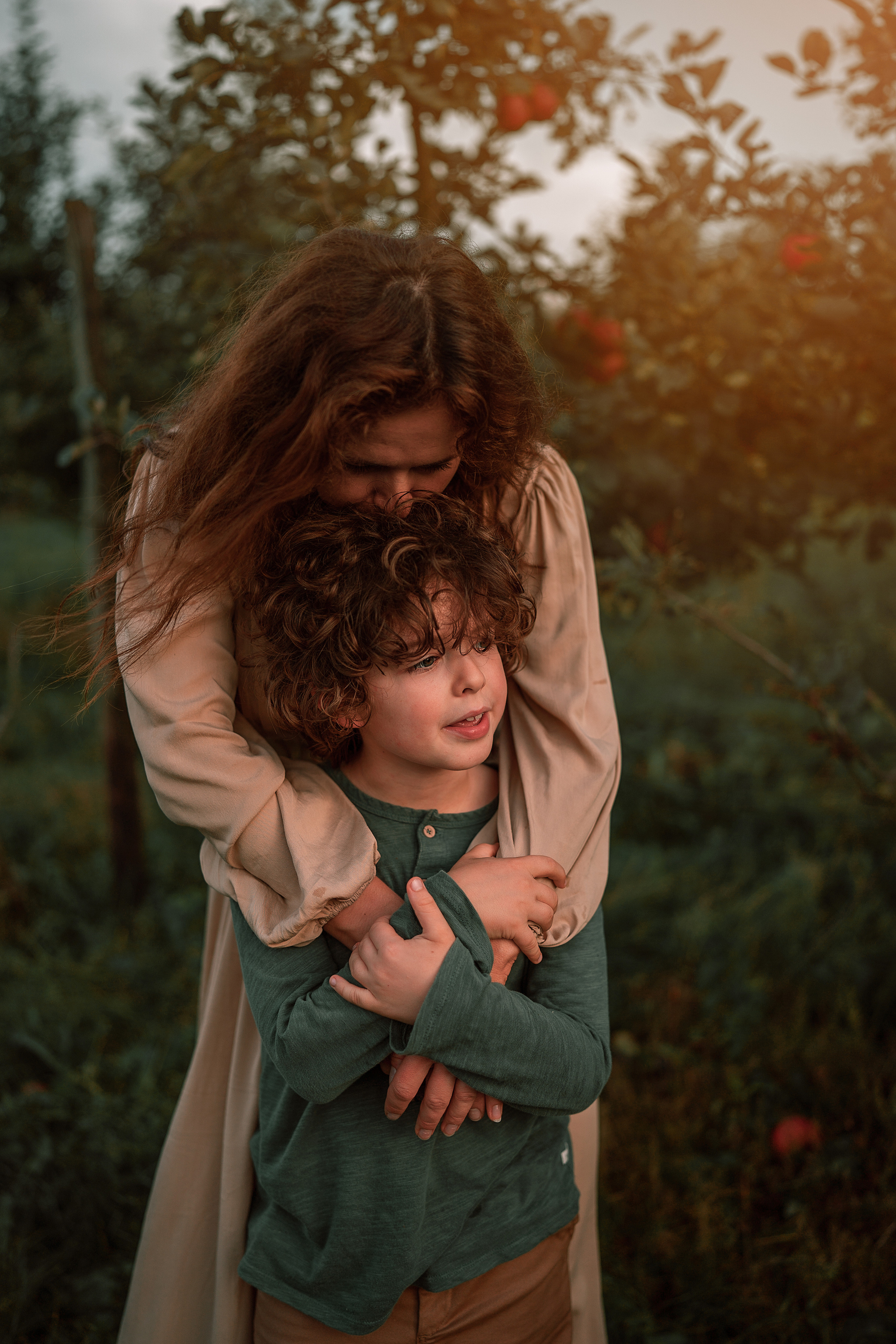 Apple Harvest. Family, Lifestyle and Portrait photograher in Trier, Germany