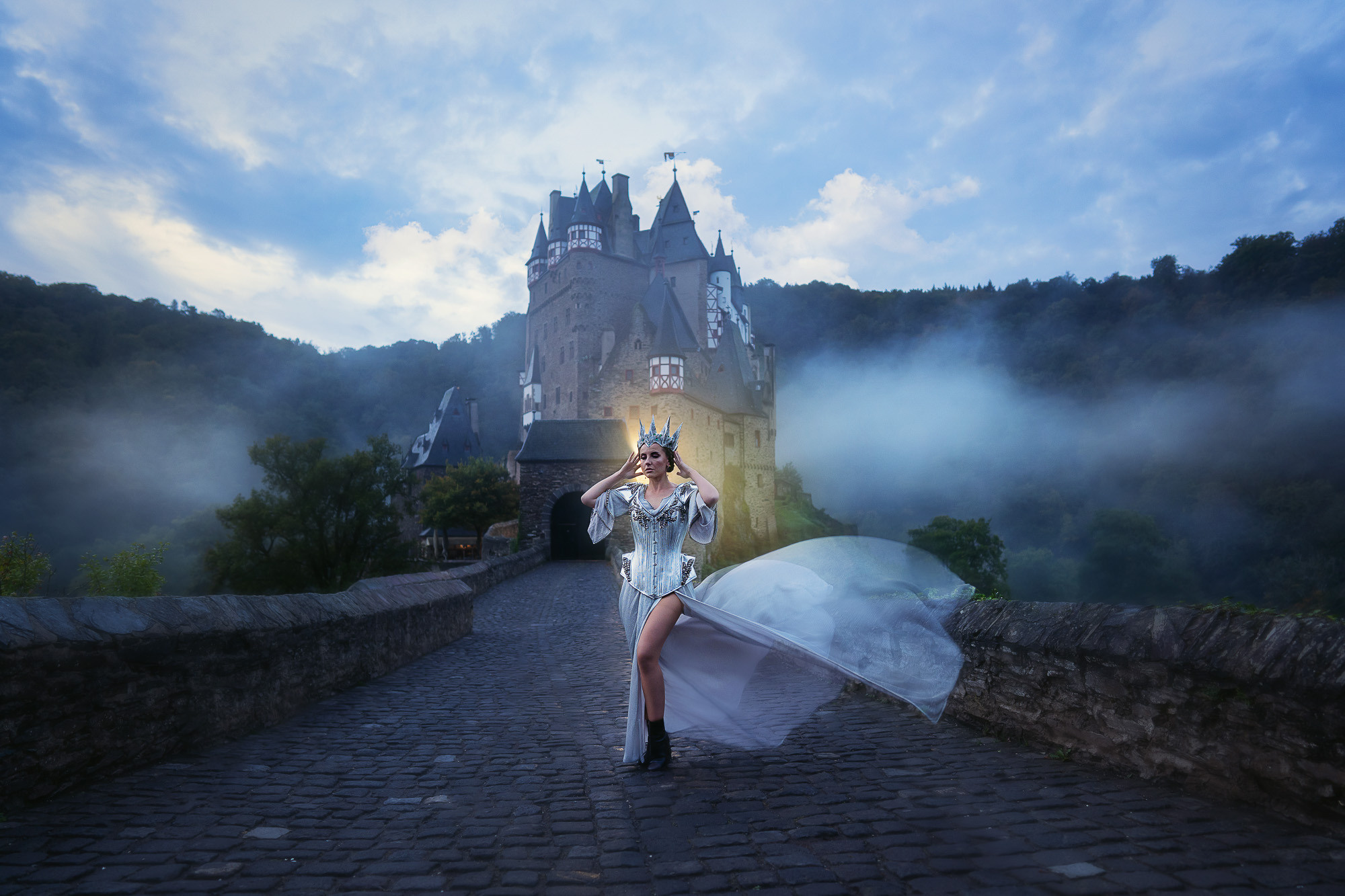 Fairytail shooting in the castle. Family, Lifestyle and Portrait photograher in Trier, Germany