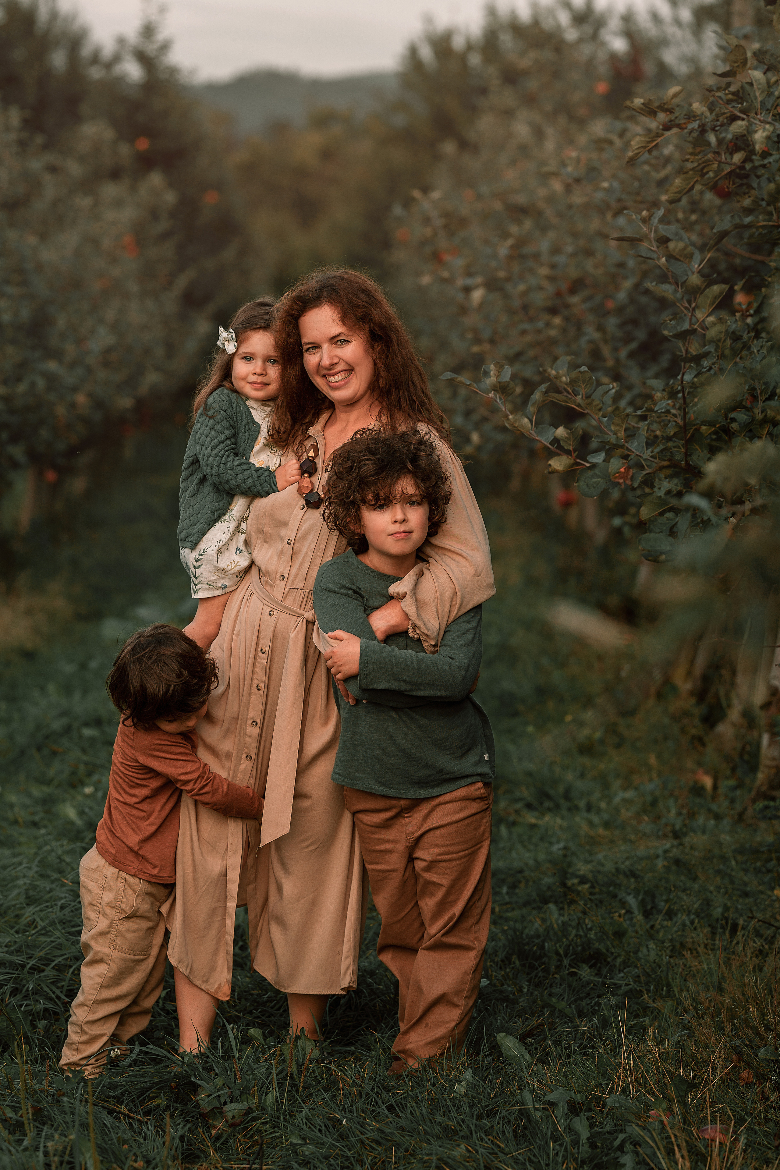 Apple Harvest. Family, Lifestyle and Portrait photograher in Trier, Germany