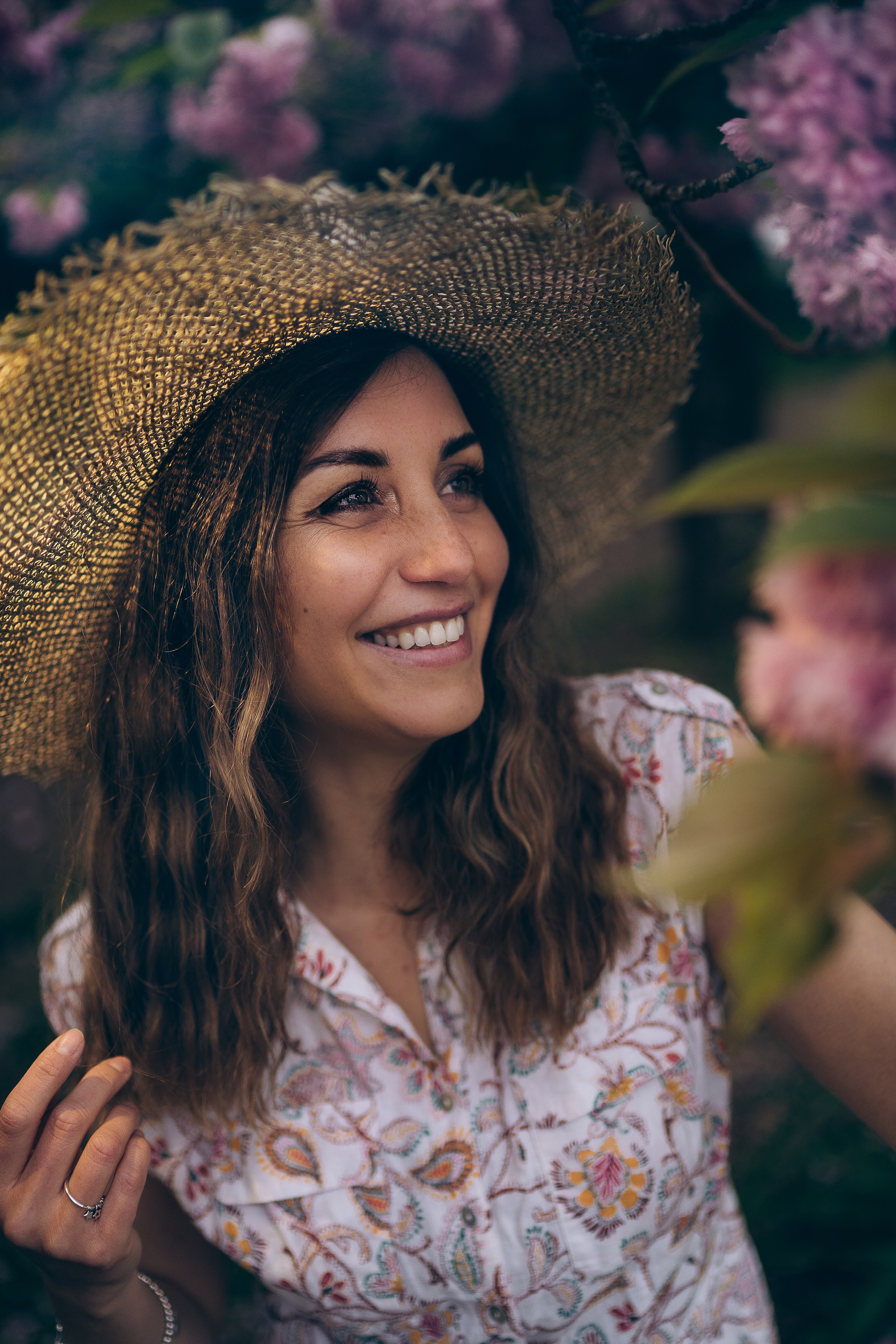 Ольга в цветущей сакуре. Семейный, детский и женский фотограф в Германии, Трире