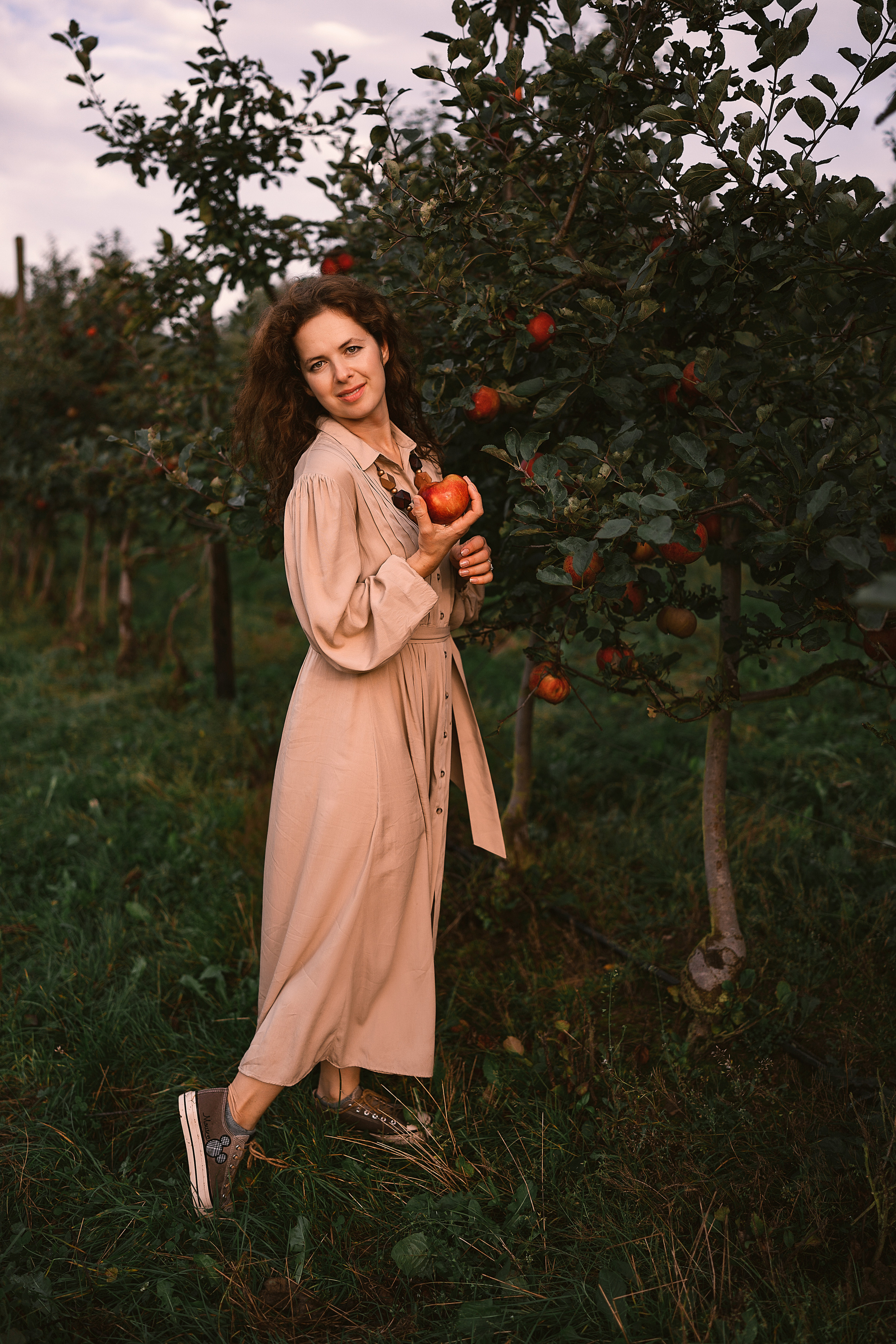 Apple Harvest. Family, Lifestyle and Portrait photograher in Trier, Germany