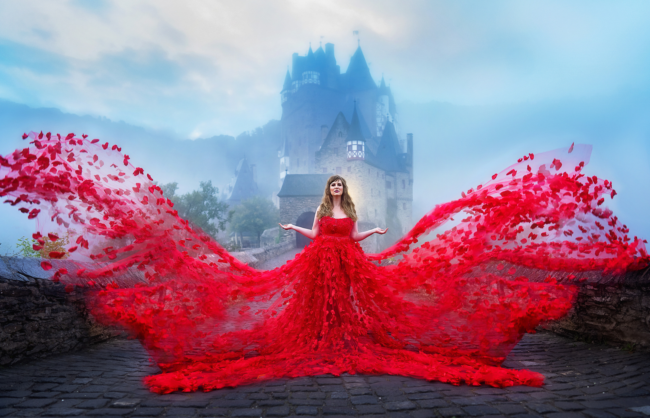 Fairytail shooting in the castle. Family, Lifestyle and Portrait photograher in Trier, Germany