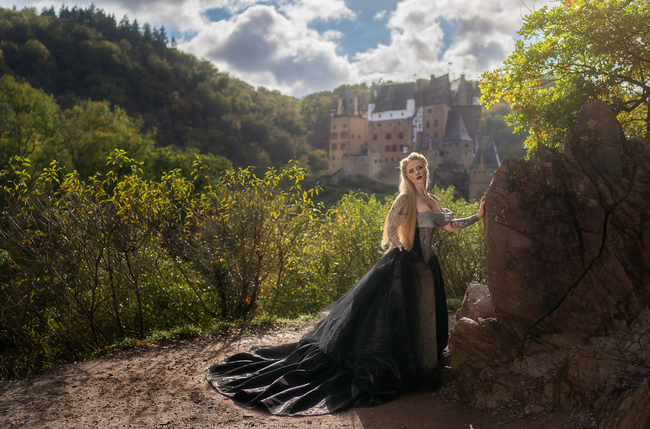 Fairytail shooting in the castle. Family, Lifestyle and Portrait photograher in Trier, Germany